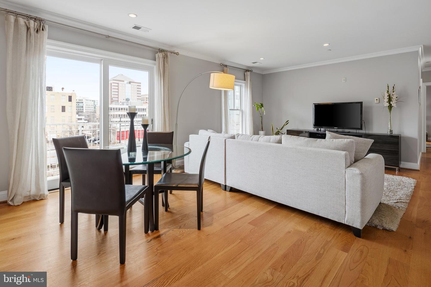 3131 9TH RD N #44, ARLINGTON, Virginia 22201, 2 Bedrooms Bedrooms, ,2 BathroomsBathrooms,Residential,For sale,3131 9TH RD N #44,VAAR2067820 MLS # VAAR2067820