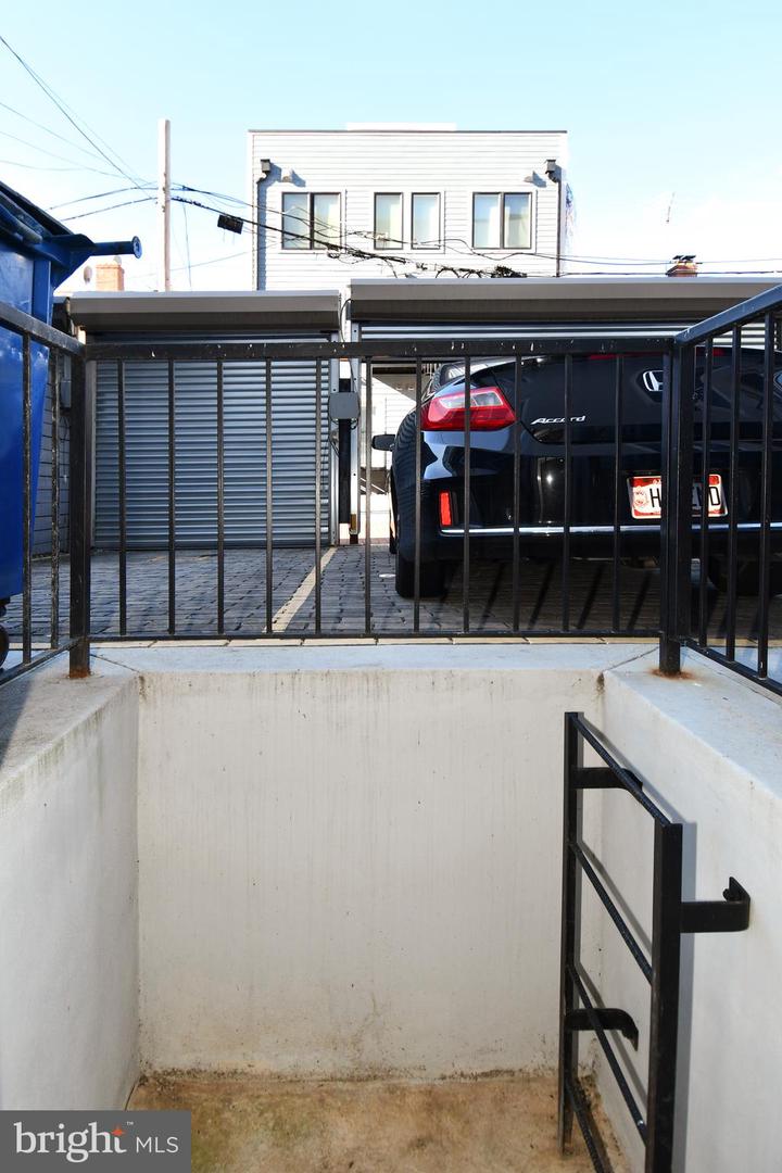 1040 BLADENSBURG RD NE #0B, WASHINGTON, District Of Columbia 20002, 1 Bedroom Bedrooms, ,1 BathroomBathrooms,Residential,For sale,1040 BLADENSBURG RD NE #0B,DCDC2241714 MLS # DCDC2241714