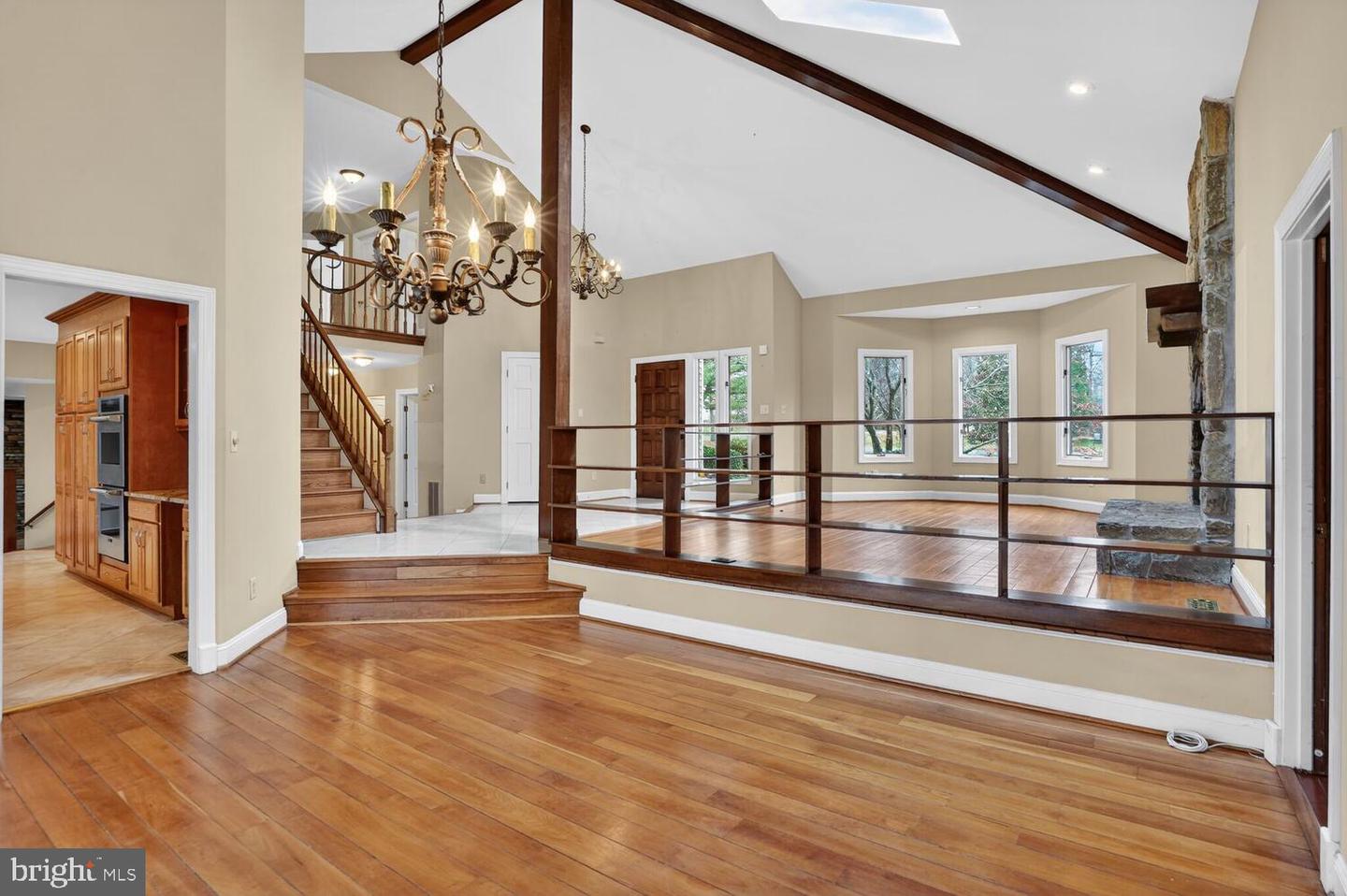 905 FALLS BRIDGE LN, GREAT FALLS, Virginia 22066, 4 Bedrooms Bedrooms, ,4 BathroomsBathrooms,Residential,For sale,905 FALLS BRIDGE LN,VAFX2286480 MLS # VAFX2286480