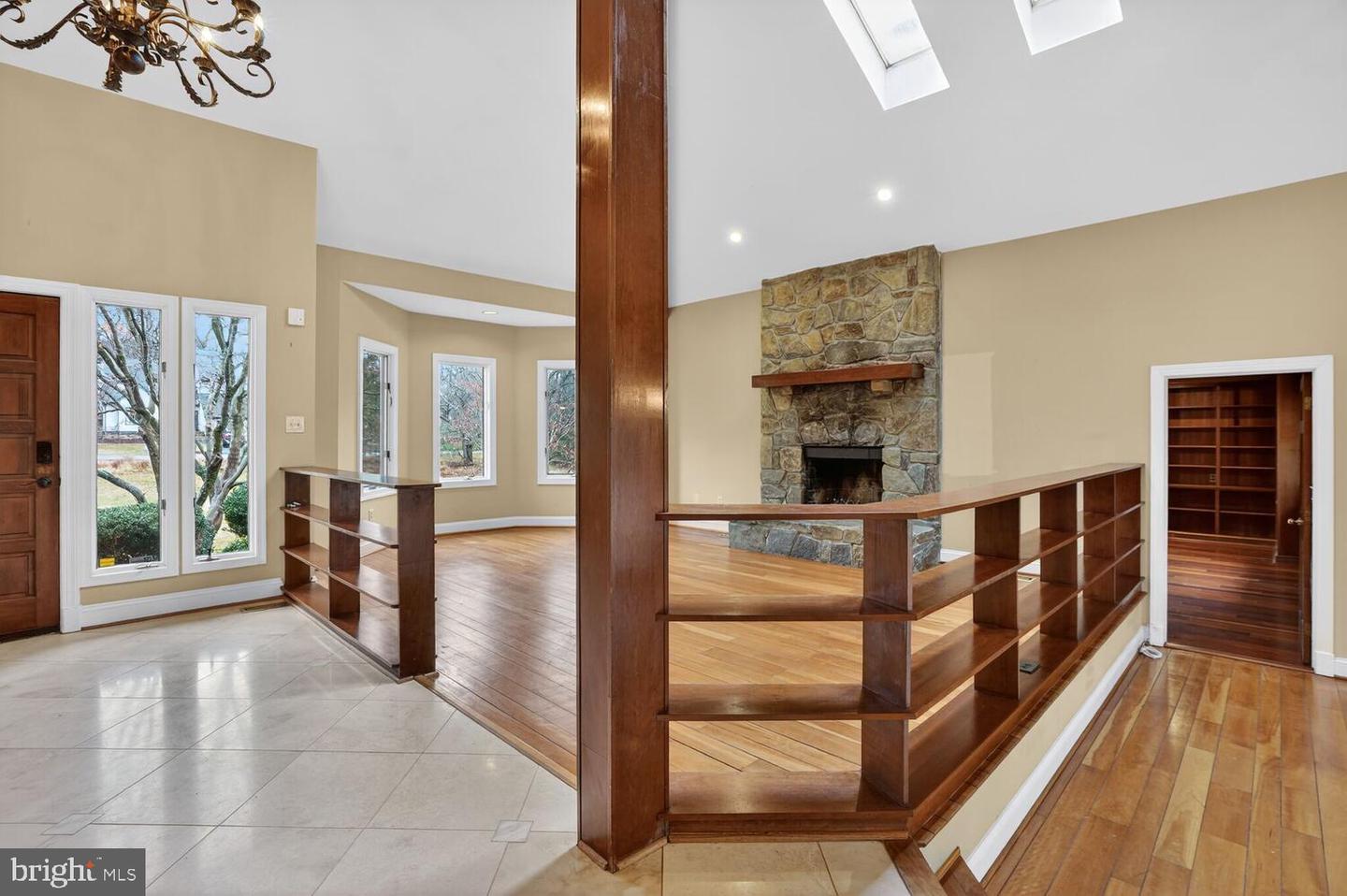 905 FALLS BRIDGE LN, GREAT FALLS, Virginia 22066, 4 Bedrooms Bedrooms, ,4 BathroomsBathrooms,Residential,For sale,905 FALLS BRIDGE LN,VAFX2286480 MLS # VAFX2286480