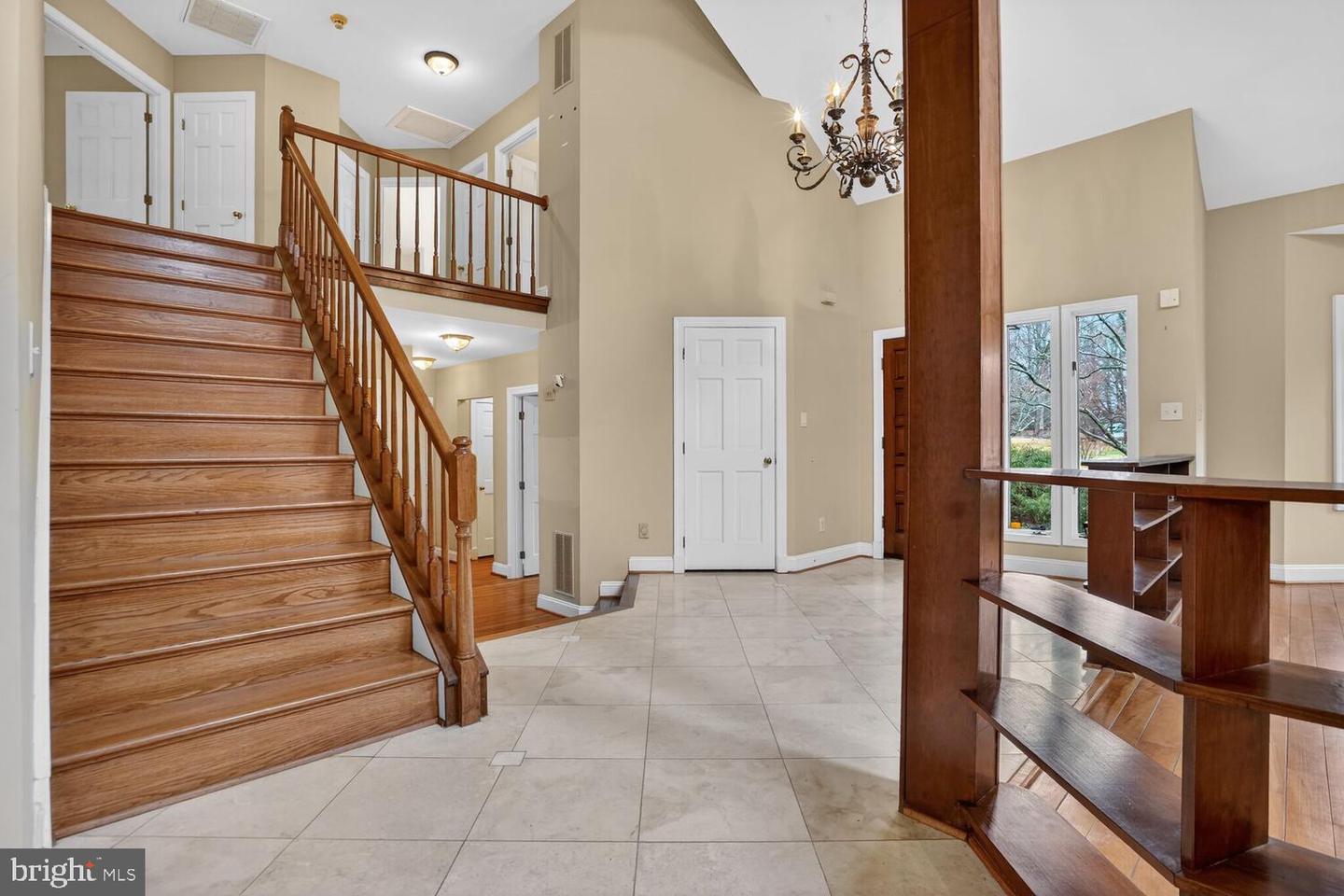 905 FALLS BRIDGE LN, GREAT FALLS, Virginia 22066, 4 Bedrooms Bedrooms, ,4 BathroomsBathrooms,Residential,For sale,905 FALLS BRIDGE LN,VAFX2286480 MLS # VAFX2286480