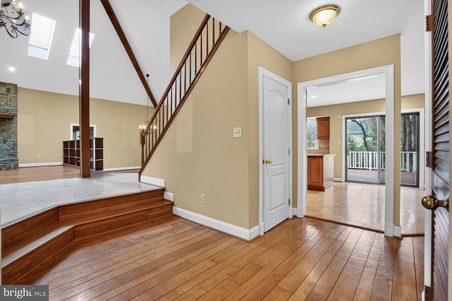 905 FALLS BRIDGE LN, GREAT FALLS, Virginia 22066, 4 Bedrooms Bedrooms, ,4 BathroomsBathrooms,Residential,For sale,905 FALLS BRIDGE LN,VAFX2286480 MLS # VAFX2286480