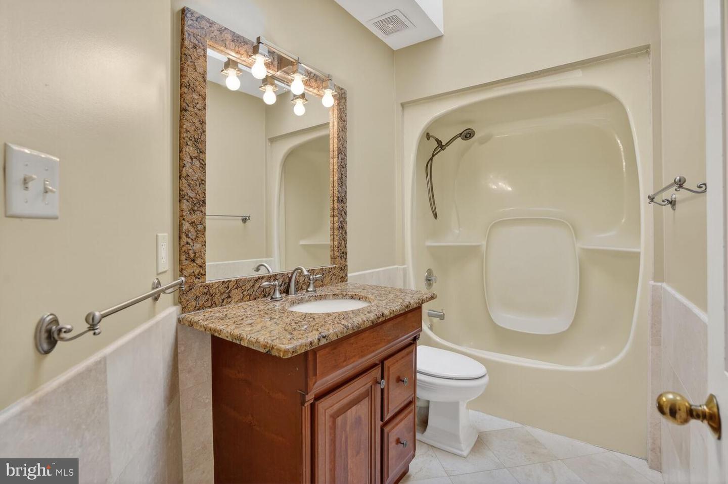 905 FALLS BRIDGE LN, GREAT FALLS, Virginia 22066, 4 Bedrooms Bedrooms, ,4 BathroomsBathrooms,Residential,For sale,905 FALLS BRIDGE LN,VAFX2286480 MLS # VAFX2286480