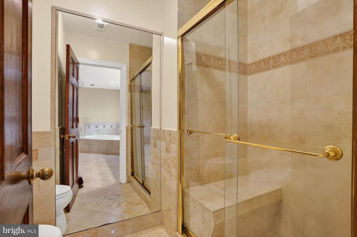 905 FALLS BRIDGE LN, GREAT FALLS, Virginia 22066, 4 Bedrooms Bedrooms, ,4 BathroomsBathrooms,Residential,For sale,905 FALLS BRIDGE LN,VAFX2286480 MLS # VAFX2286480