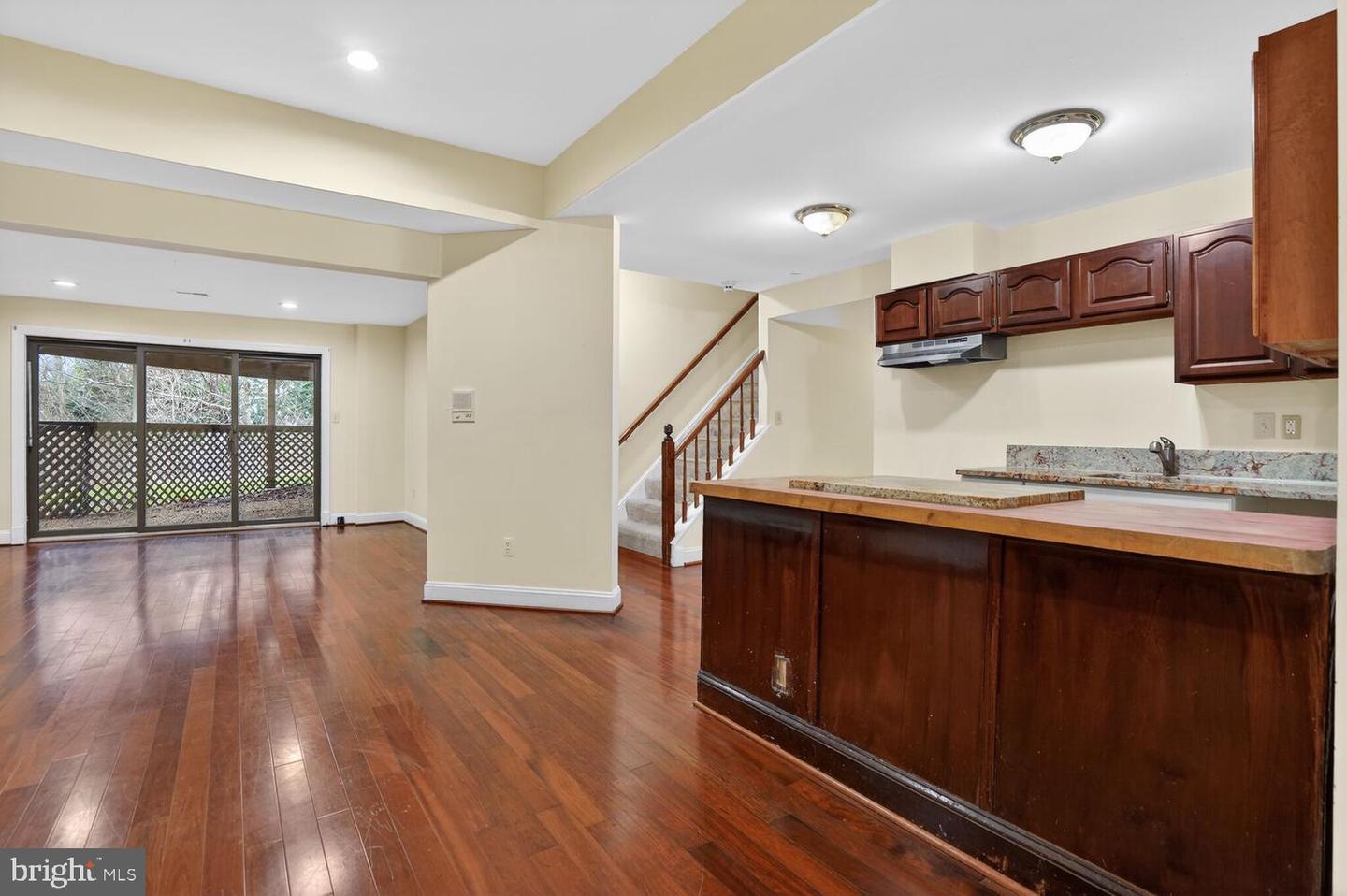 905 FALLS BRIDGE LN, GREAT FALLS, Virginia 22066, 4 Bedrooms Bedrooms, ,4 BathroomsBathrooms,Residential,For sale,905 FALLS BRIDGE LN,VAFX2286480 MLS # VAFX2286480