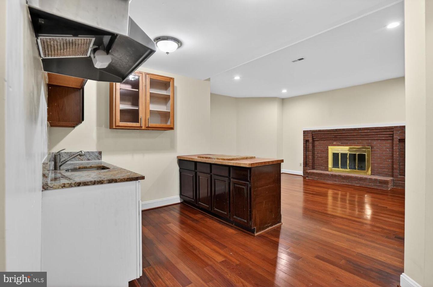 905 FALLS BRIDGE LN, GREAT FALLS, Virginia 22066, 4 Bedrooms Bedrooms, ,4 BathroomsBathrooms,Residential,For sale,905 FALLS BRIDGE LN,VAFX2286480 MLS # VAFX2286480