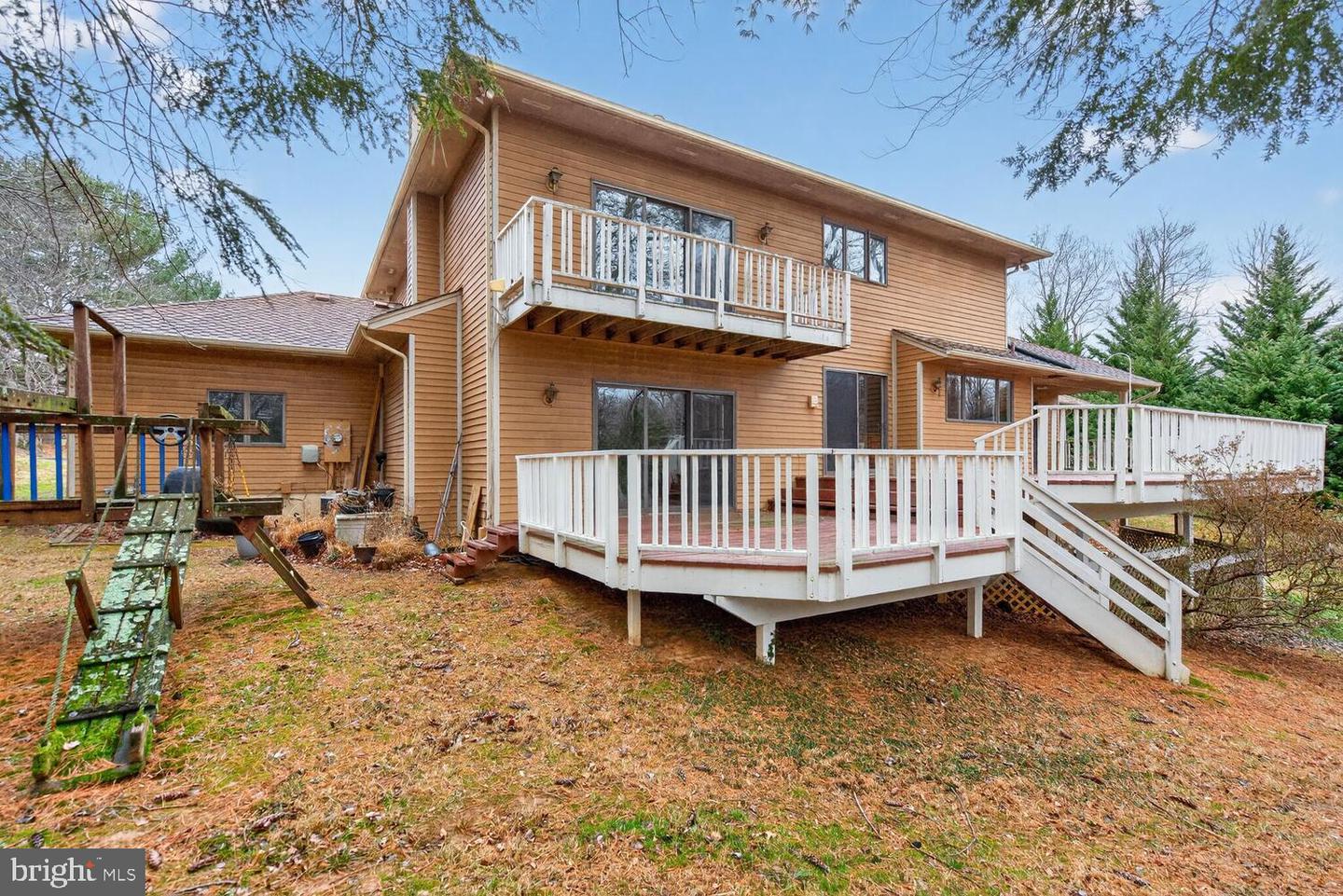 905 FALLS BRIDGE LN, GREAT FALLS, Virginia 22066, 4 Bedrooms Bedrooms, ,4 BathroomsBathrooms,Residential,For sale,905 FALLS BRIDGE LN,VAFX2286480 MLS # VAFX2286480