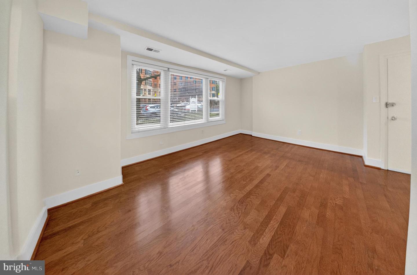 4840 MACARTHUR BLVD NW #401, WASHINGTON, District Of Columbia 20007, 1 Bedroom Bedrooms, ,1 BathroomBathrooms,Residential,For sale,4840 MACARTHUR BLVD NW #401,DCDC2242122 MLS # DCDC2242122