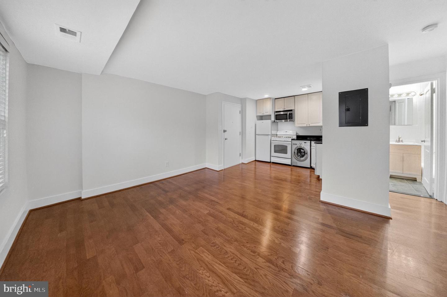 4840 MACARTHUR BLVD NW #401, WASHINGTON, District Of Columbia 20007, 1 Bedroom Bedrooms, ,1 BathroomBathrooms,Residential,For sale,4840 MACARTHUR BLVD NW #401,DCDC2242122 MLS # DCDC2242122
