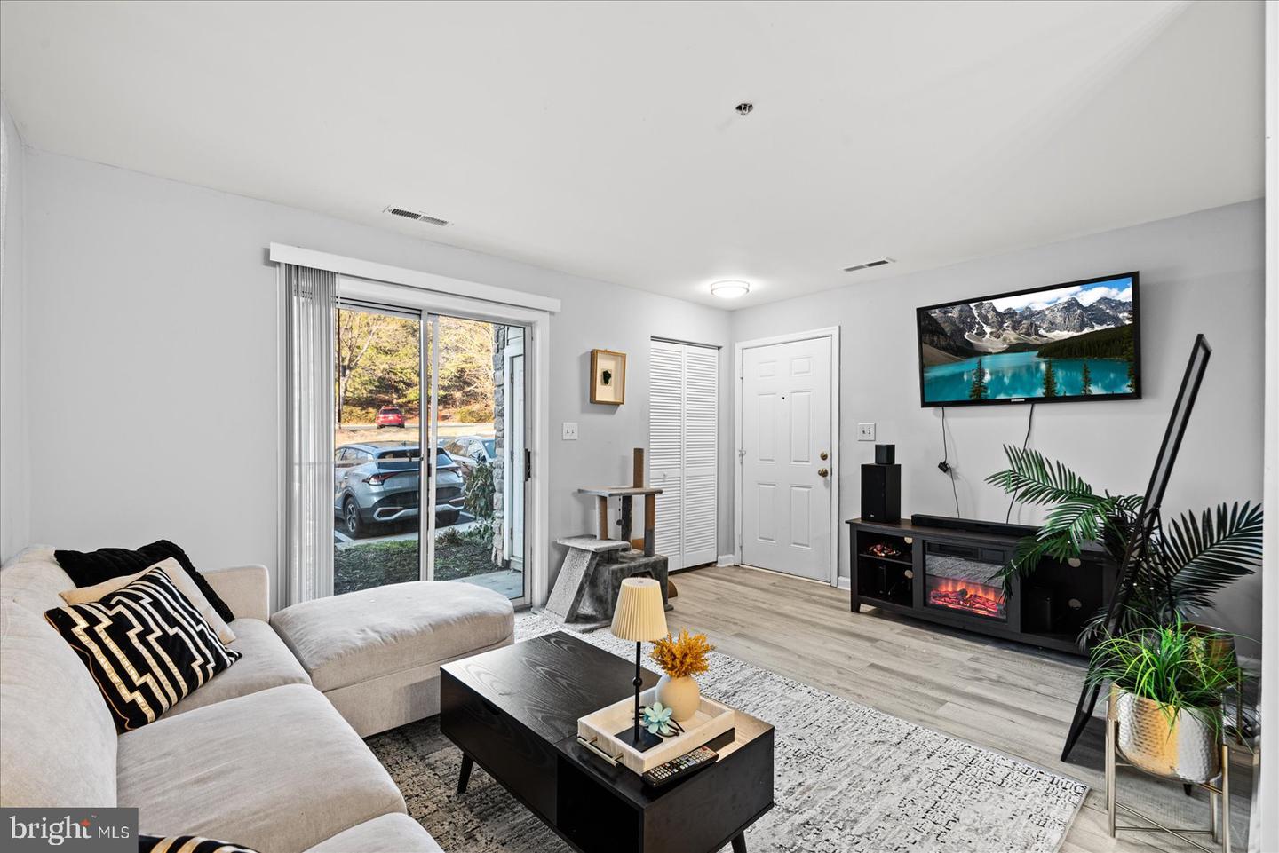 93 FERN OAK CIR #93100, STAFFORD, Virginia 22554, 2 Bedrooms Bedrooms, ,2 BathroomsBathrooms,Residential,For sale,93 FERN OAK CIR #93100,VAST2045358 MLS # VAST2045358