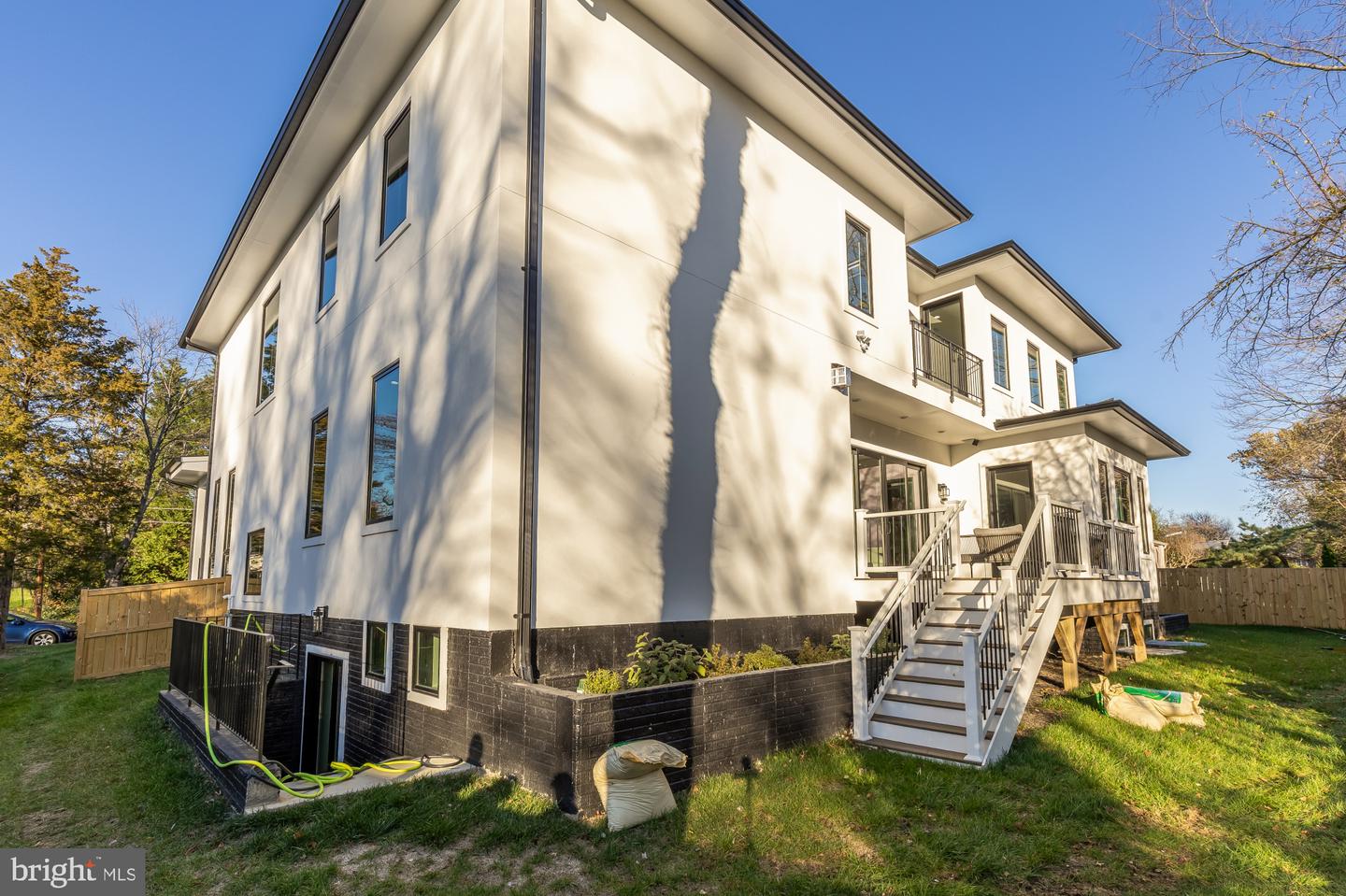 6935 SOUTHRIDGE DR, MCLEAN, Virginia 22101, 6 Bedrooms Bedrooms, ,6 BathroomsBathrooms,Residential,For sale,6935 SOUTHRIDGE DR,VAFX2286554 MLS # VAFX2286554