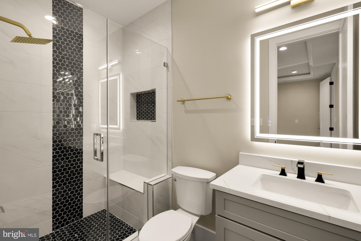 6935 SOUTHRIDGE DR, MCLEAN, Virginia 22101, 6 Bedrooms Bedrooms, ,6 BathroomsBathrooms,Residential,For sale,6935 SOUTHRIDGE DR,VAFX2286554 MLS # VAFX2286554