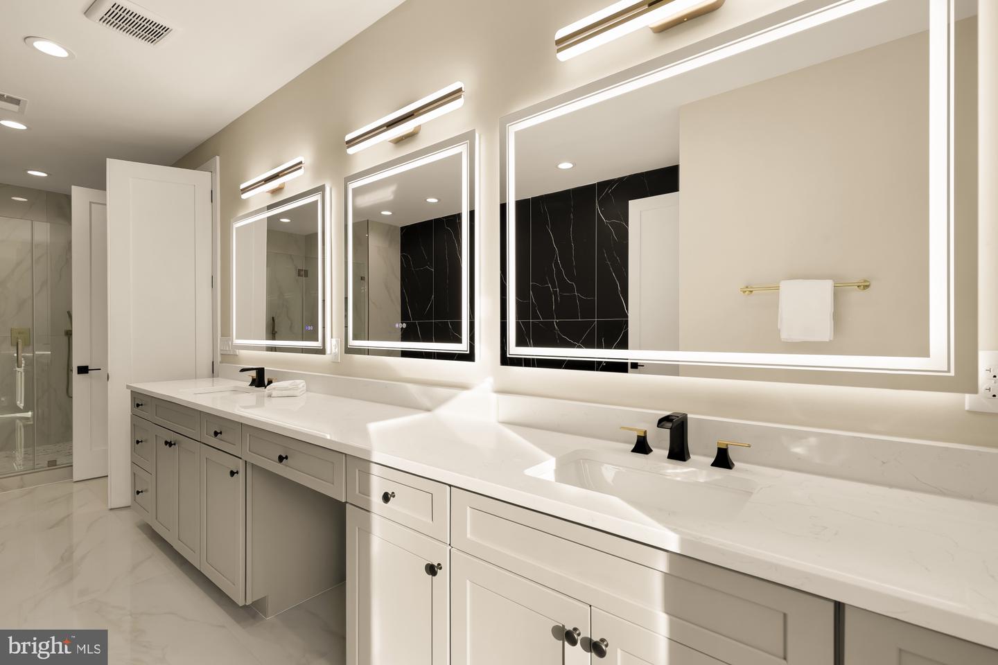 6935 SOUTHRIDGE DR, MCLEAN, Virginia 22101, 6 Bedrooms Bedrooms, ,6 BathroomsBathrooms,Residential,For sale,6935 SOUTHRIDGE DR,VAFX2286554 MLS # VAFX2286554