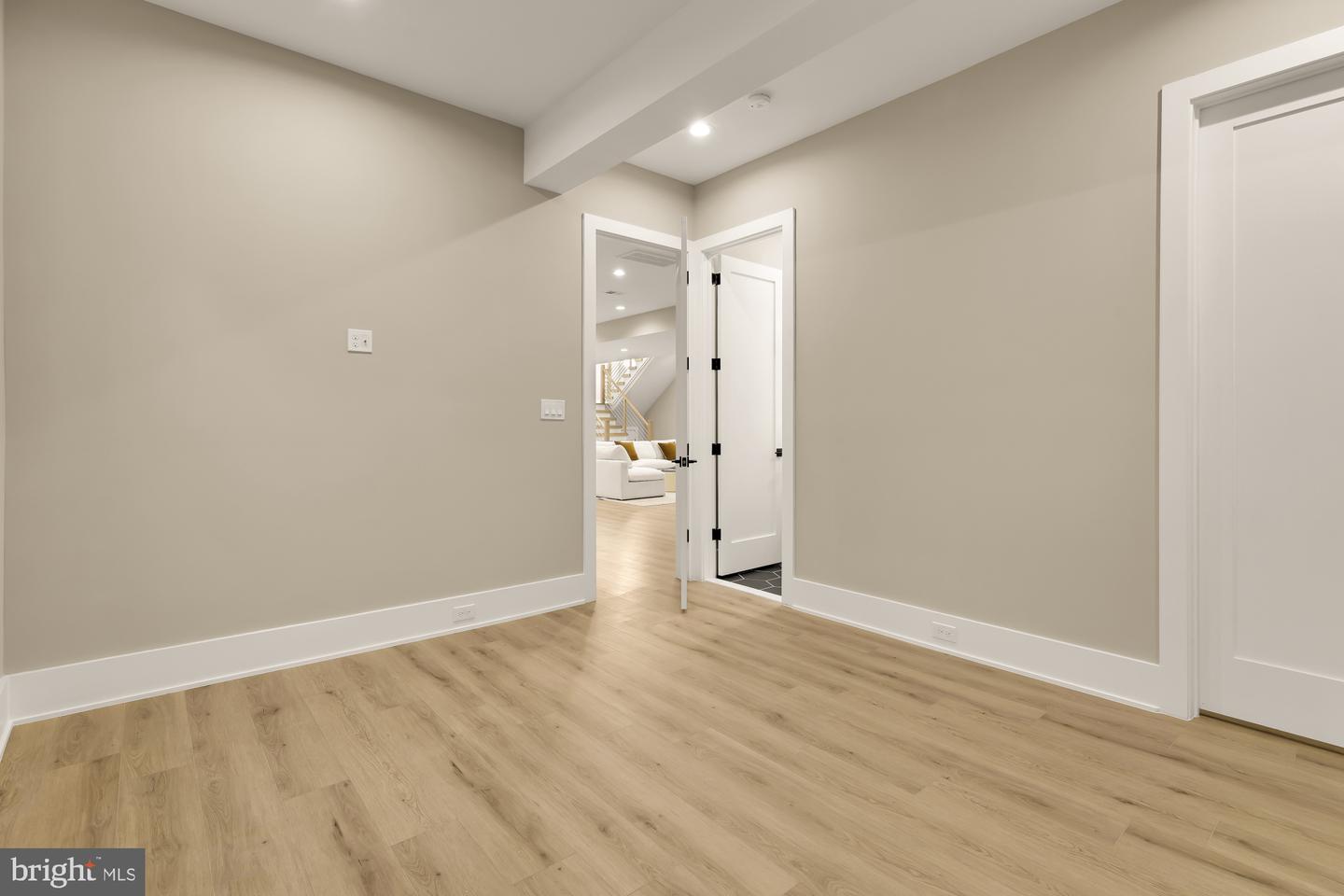 6935 SOUTHRIDGE DR, MCLEAN, Virginia 22101, 6 Bedrooms Bedrooms, ,6 BathroomsBathrooms,Residential,For sale,6935 SOUTHRIDGE DR,VAFX2286554 MLS # VAFX2286554