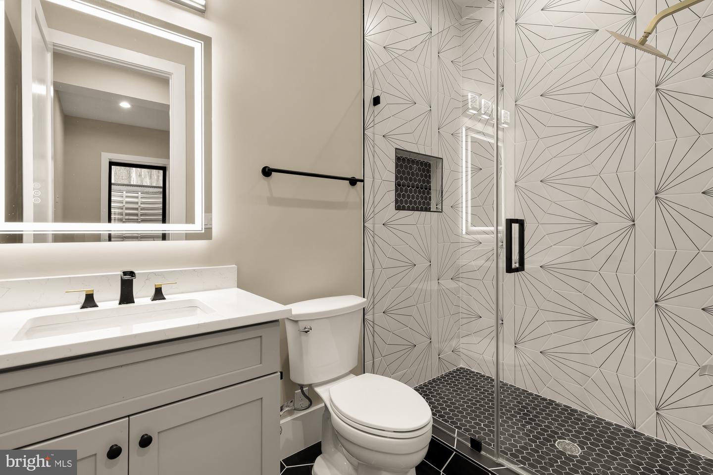 6935 SOUTHRIDGE DR, MCLEAN, Virginia 22101, 6 Bedrooms Bedrooms, ,6 BathroomsBathrooms,Residential,For sale,6935 SOUTHRIDGE DR,VAFX2286554 MLS # VAFX2286554