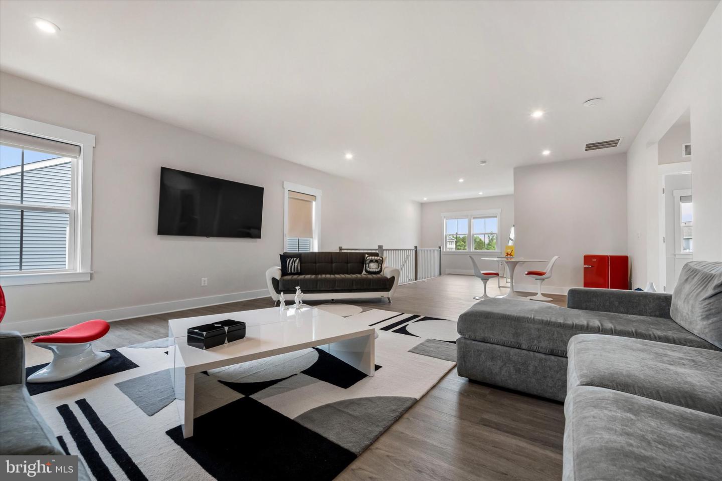 43441 BETTYS FARM DR, CHANTILLY, Virginia 20152, 4 Bedrooms Bedrooms, ,3 BathroomsBathrooms,Residential,For sale,43441 BETTYS FARM DR,VALO2114242 MLS # VALO2114242