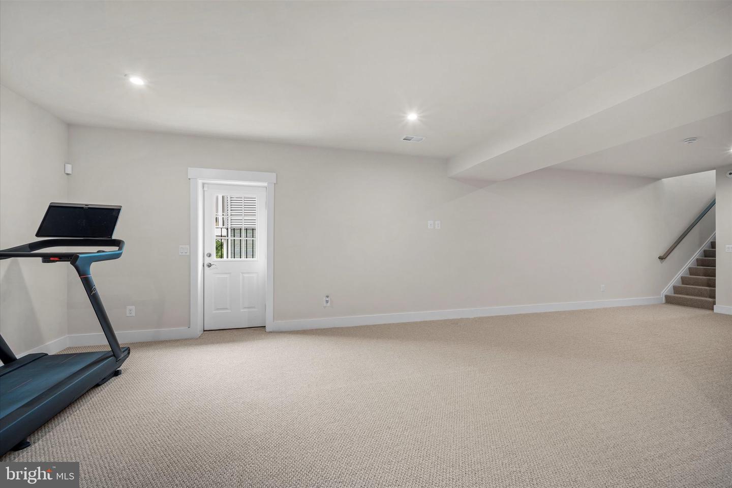 43441 BETTYS FARM DR, CHANTILLY, Virginia 20152, 4 Bedrooms Bedrooms, ,3 BathroomsBathrooms,Residential,For sale,43441 BETTYS FARM DR,VALO2114242 MLS # VALO2114242