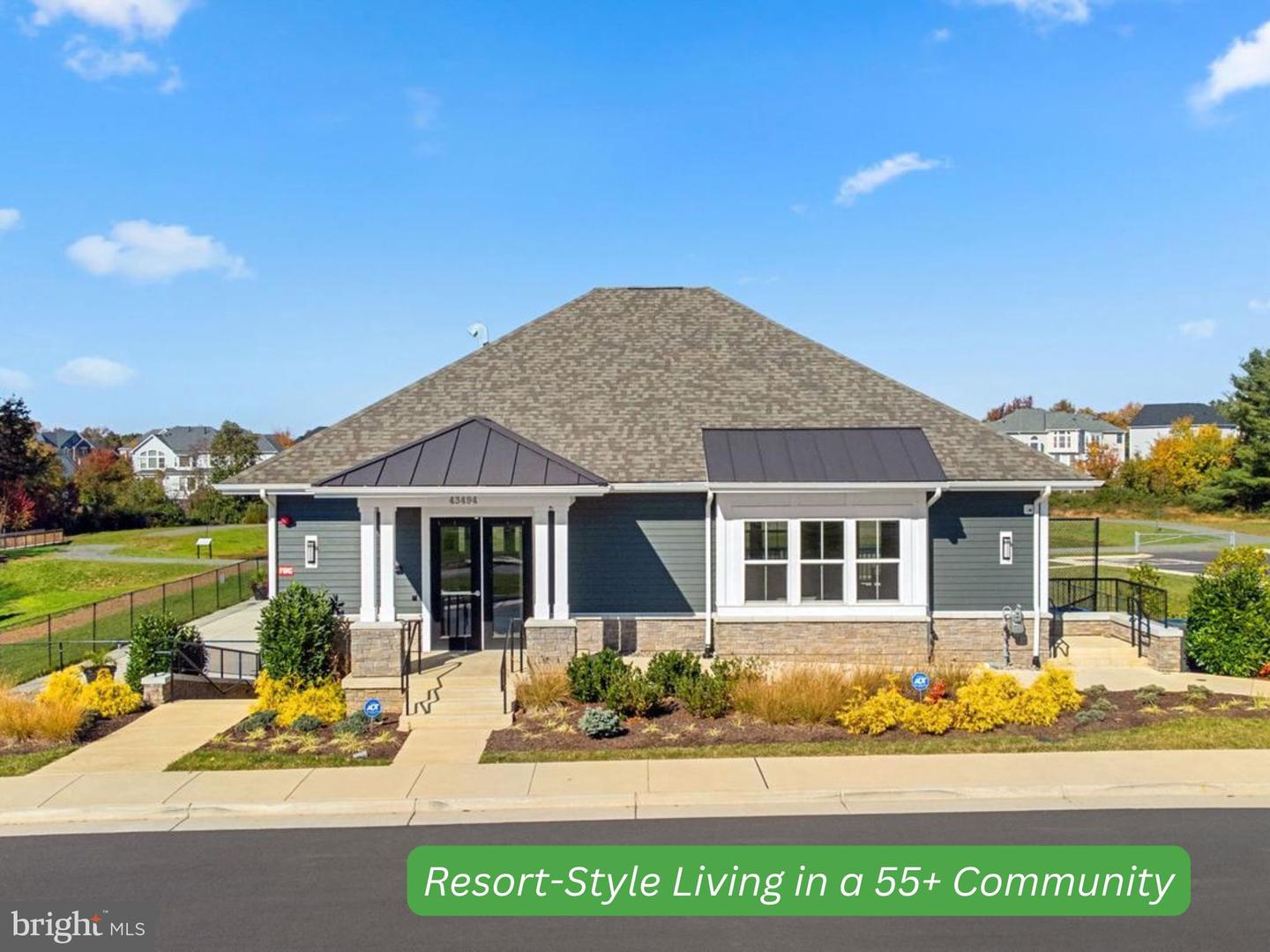 43441 BETTYS FARM DR, CHANTILLY, Virginia 20152, 4 Bedrooms Bedrooms, ,3 BathroomsBathrooms,Residential,For sale,43441 BETTYS FARM DR,VALO2114242 MLS # VALO2114242