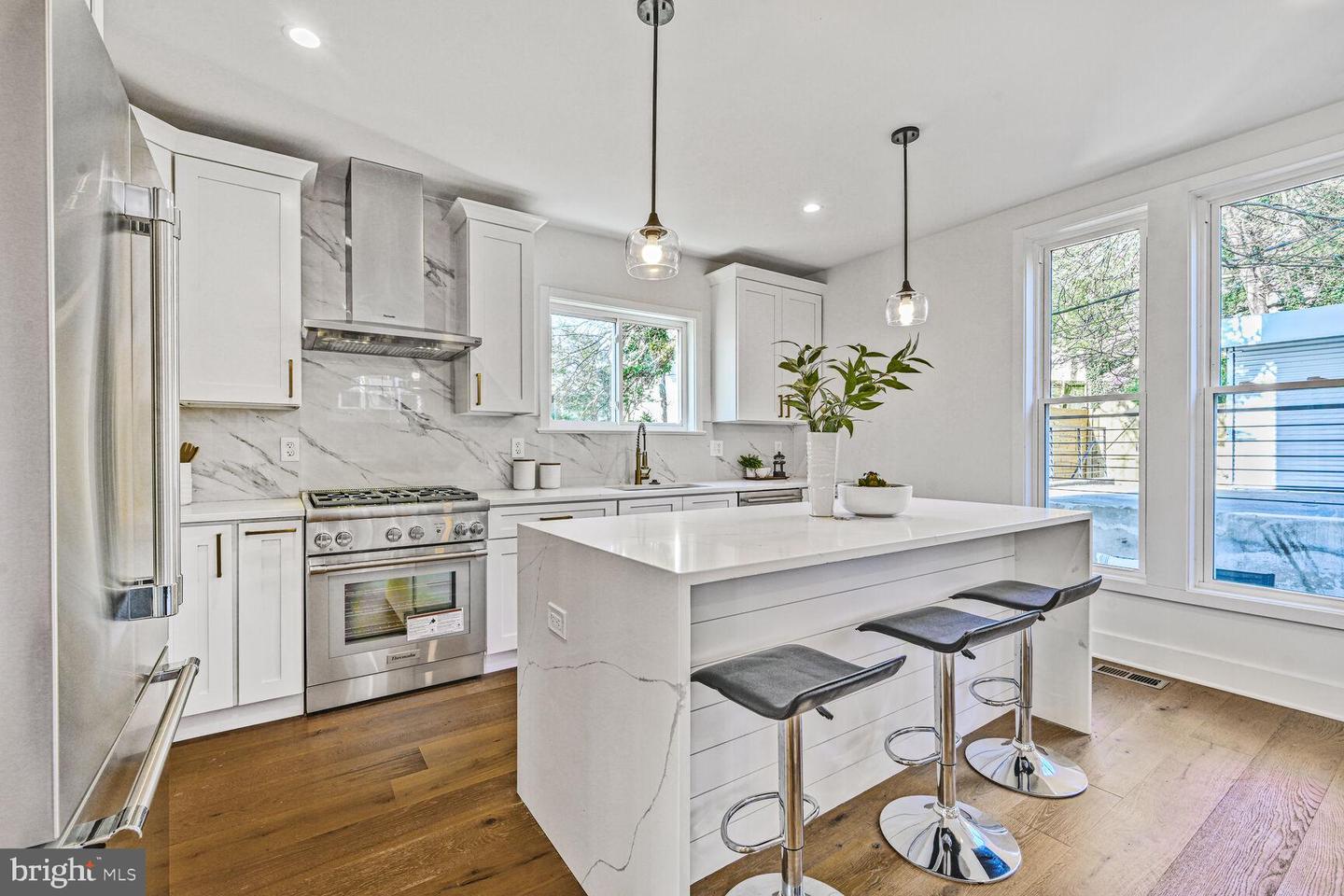 5310 14TH ST NW, WASHINGTON, District Of Columbia 20011, 7 Bedrooms Bedrooms, ,6 BathroomsBathrooms,Residential,For sale,5310 14TH ST NW,DCDC2242180 MLS # DCDC2242180