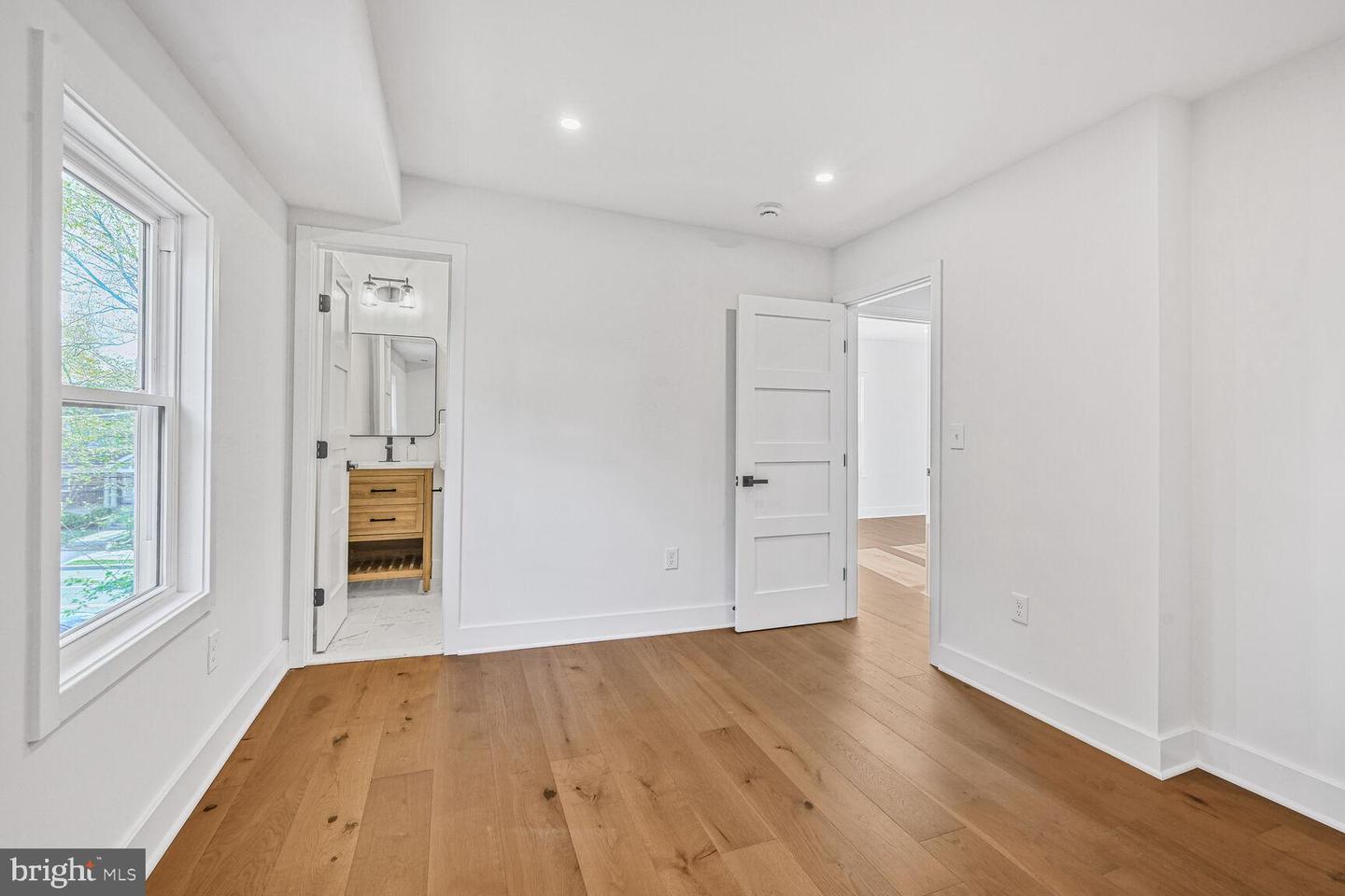 5310 14TH ST NW, WASHINGTON, District Of Columbia 20011, 7 Bedrooms Bedrooms, ,6 BathroomsBathrooms,Residential,For sale,5310 14TH ST NW,DCDC2242180 MLS # DCDC2242180