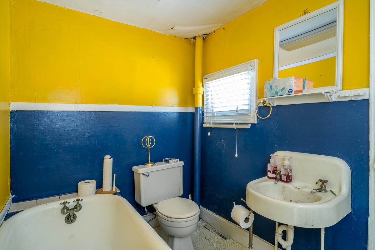 203 N MAIN ST, BRIDGEWATER, Virginia 22812, ,Commercial,203 N MAIN ST,672628 MLS # 672628