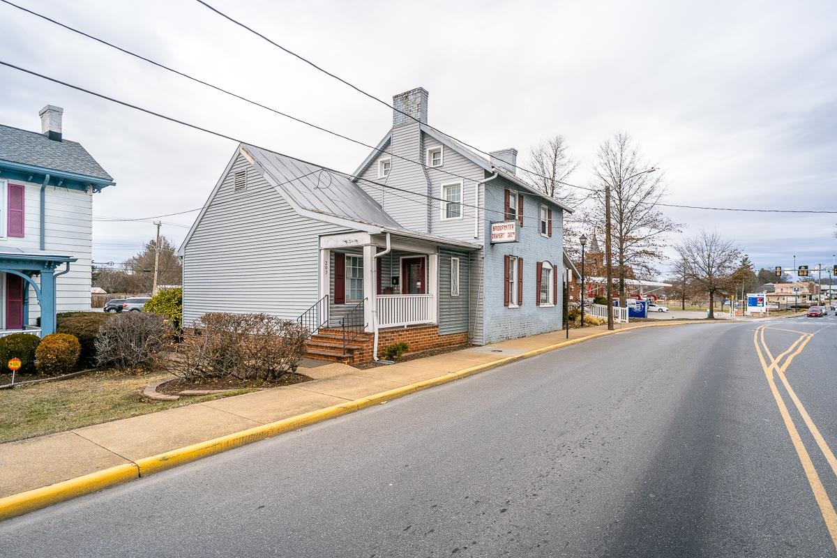203 N MAIN ST, BRIDGEWATER, Virginia 22812, ,Commercial,203 N MAIN ST,672628 MLS # 672628