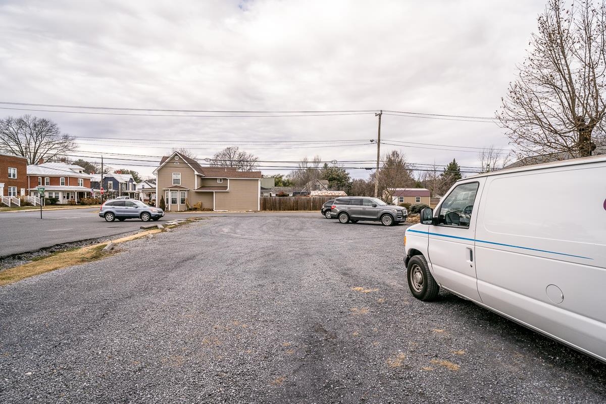 203 N MAIN ST, BRIDGEWATER, Virginia 22812, ,Commercial,203 N MAIN ST,672628 MLS # 672628