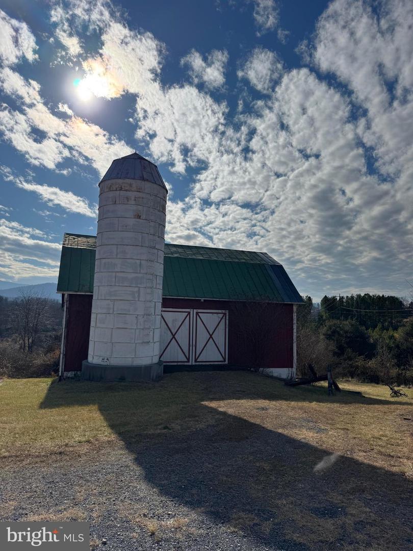 461 THUNDERBIRD RD, BENTONVILLE, Virginia 22610, ,Farm,For sale,461 THUNDERBIRD RD,VAWR2013184 MLS # VAWR2013184 461 THUNDERBIRD RD, BENTONVILLE, Virginia 22610, ,Farm,For sale,461 THUNDERBIRD RD,VAWR2013184 MLS # VAWR2013184