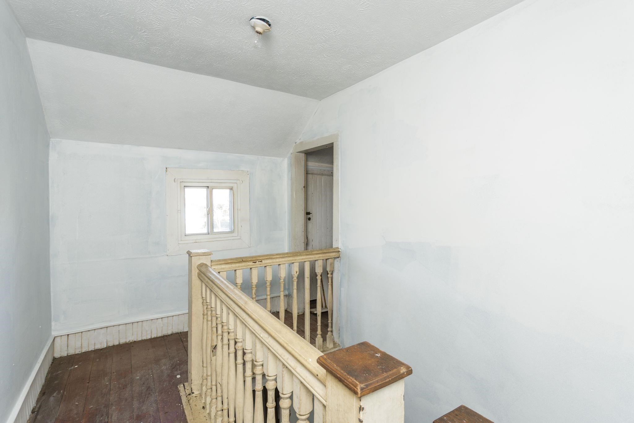 165 W RAILROAD AVE, CRAIGSVILLE, Virginia 24430, 4 Bedrooms Bedrooms, ,1 BathroomBathrooms,Residential,165 W RAILROAD AVE,670955 MLS # 670955 165 W RAILROAD AVE, CRAIGSVILLE, Virginia 24430, 4 Bedrooms Bedrooms, ,1 BathroomBathrooms,Residential,165 W RAILROAD AVE,670955 MLS # 670955