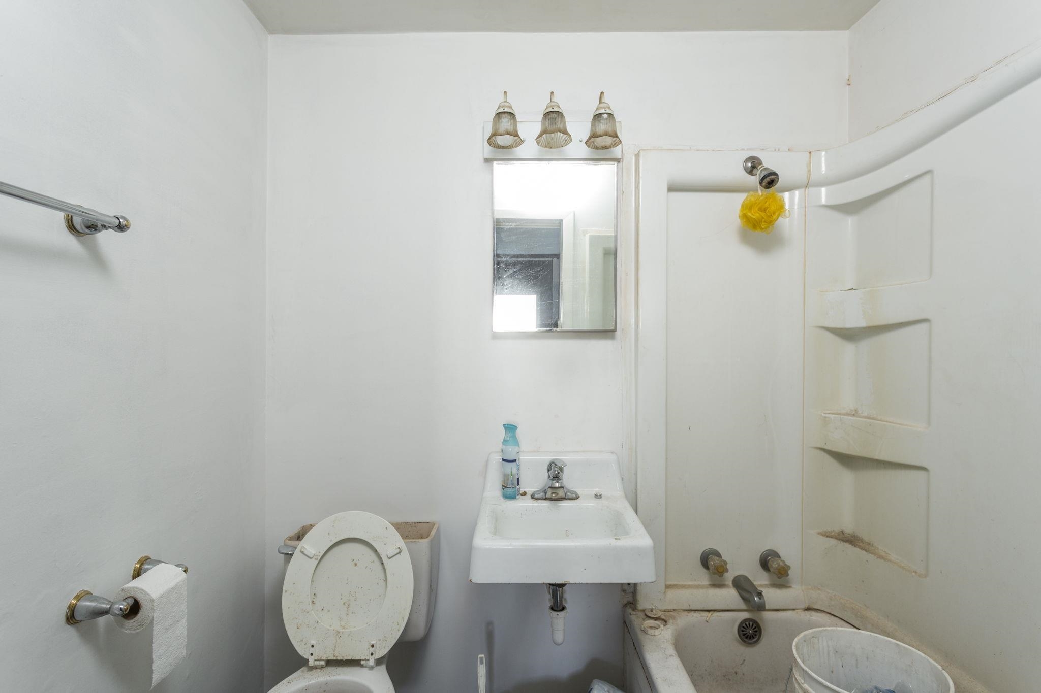 165 W RAILROAD AVE, CRAIGSVILLE, Virginia 24430, 4 Bedrooms Bedrooms, ,1 BathroomBathrooms,Residential,165 W RAILROAD AVE,670955 MLS # 670955 165 W RAILROAD AVE, CRAIGSVILLE, Virginia 24430, 4 Bedrooms Bedrooms, ,1 BathroomBathrooms,Residential,165 W RAILROAD AVE,670955 MLS # 670955