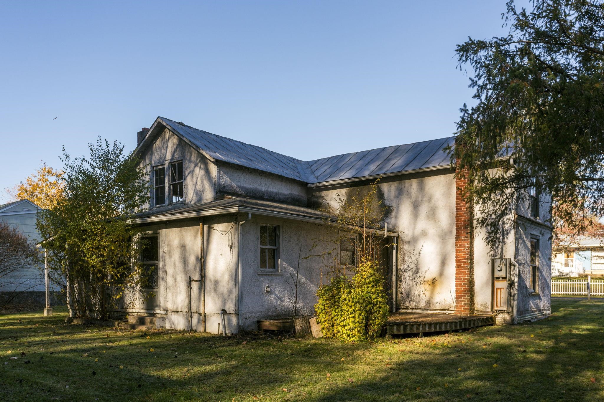 165 W RAILROAD AVE, CRAIGSVILLE, Virginia 24430, 4 Bedrooms Bedrooms, ,1 BathroomBathrooms,Residential,165 W RAILROAD AVE,670955 MLS # 670955 165 W RAILROAD AVE, CRAIGSVILLE, Virginia 24430, 4 Bedrooms Bedrooms, ,1 BathroomBathrooms,Residential,165 W RAILROAD AVE,670955 MLS # 670955