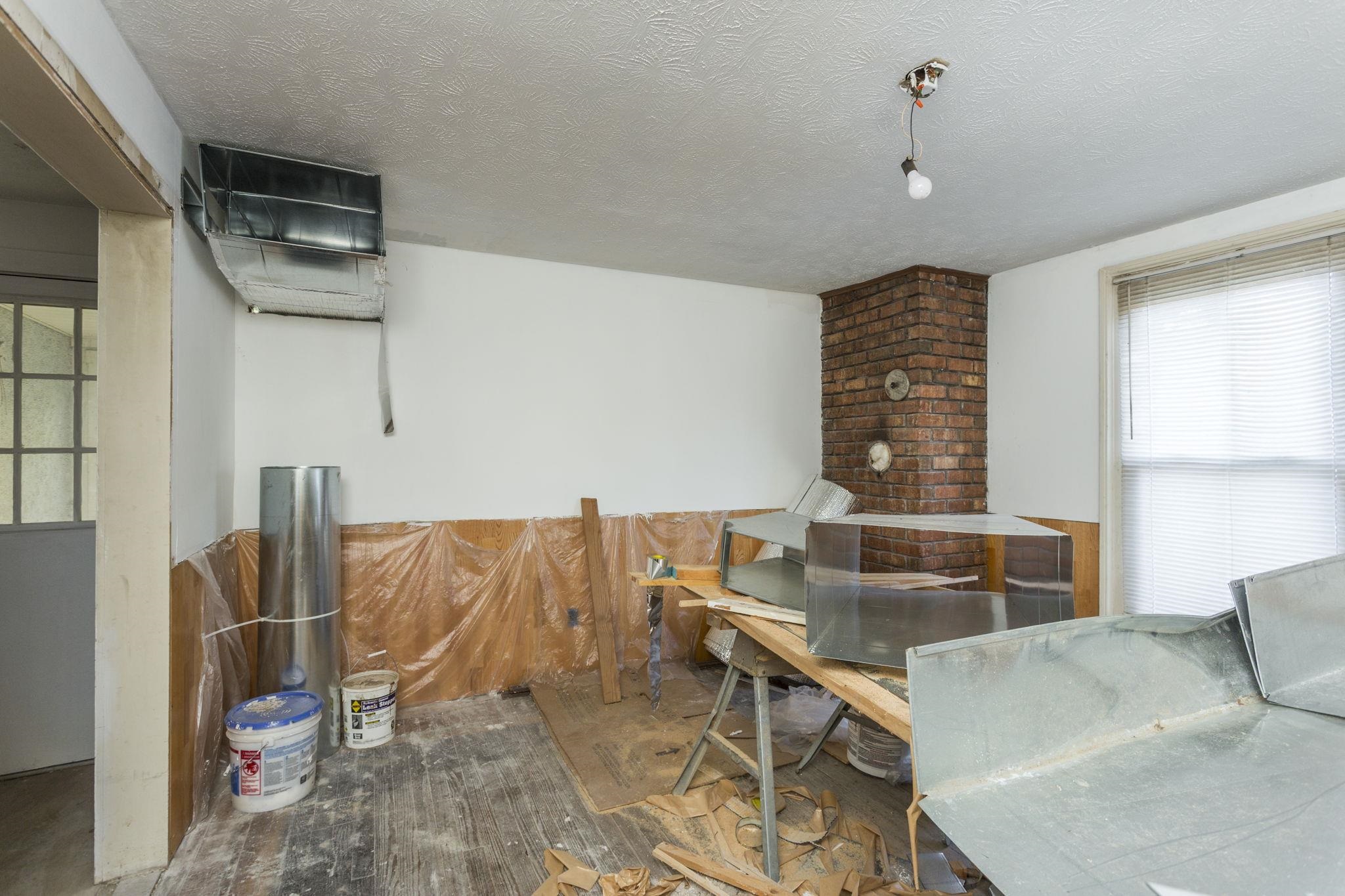 165 W RAILROAD AVE, CRAIGSVILLE, Virginia 24430, 4 Bedrooms Bedrooms, ,1 BathroomBathrooms,Residential,165 W RAILROAD AVE,670955 MLS # 670955 165 W RAILROAD AVE, CRAIGSVILLE, Virginia 24430, 4 Bedrooms Bedrooms, ,1 BathroomBathrooms,Residential,165 W RAILROAD AVE,670955 MLS # 670955