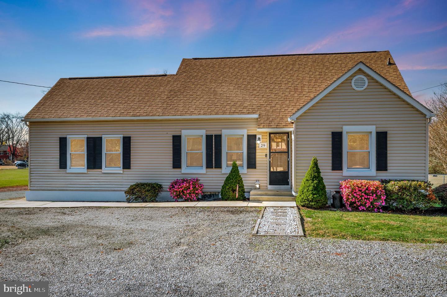 29 LEELAND RD, FREDERICKSBURG, Virginia 22405, 4 Bedrooms Bedrooms, ,2 BathroomsBathrooms,Residential,For sale,29 LEELAND RD,VAST2043436 MLS # VAST2043436 29 LEELAND RD, FREDERICKSBURG, Virginia 22405, 4 Bedrooms Bedrooms, ,2 BathroomsBathrooms,Residential,For sale,29 LEELAND RD,VAST2043436 MLS # VAST2043436