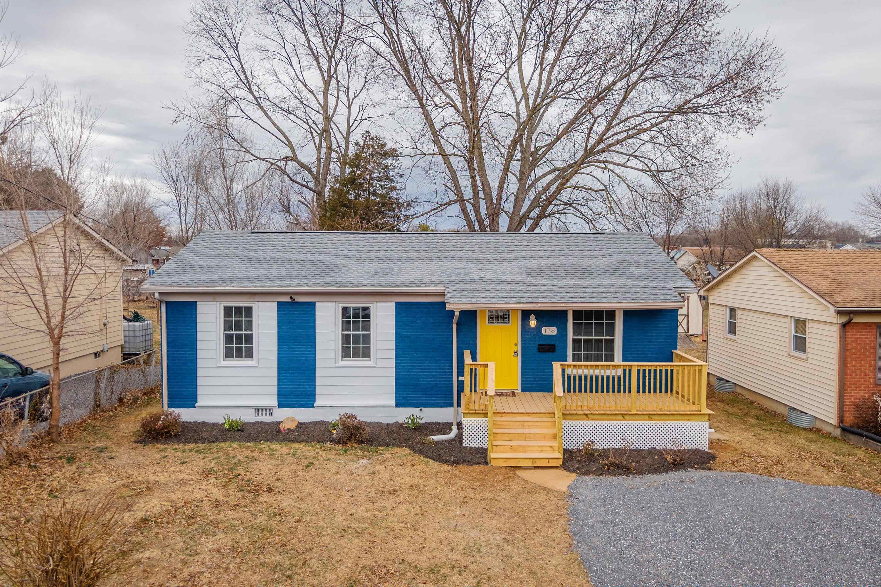 178 SUTER ST, HARRISONBURG, Virginia 22802, 2 Bedrooms Bedrooms, ,2 BathroomsBathrooms,Residential,178 SUTER ST,672626 MLS # 672626 178 SUTER ST, HARRISONBURG, Virginia 22802, 2 Bedrooms Bedrooms, ,2 BathroomsBathrooms,Residential,178 SUTER ST,672626 MLS # 672626