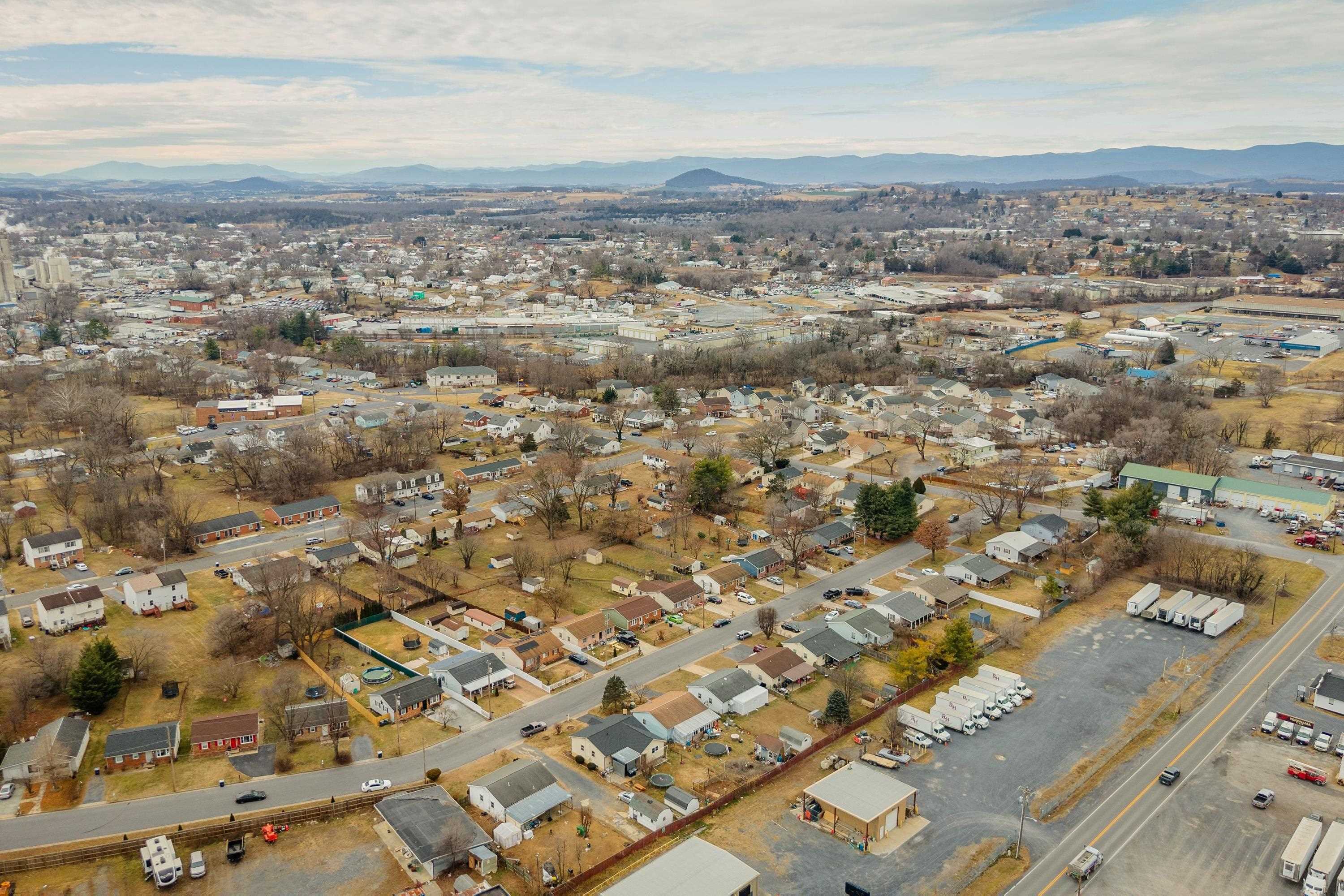 178 SUTER ST, HARRISONBURG, Virginia 22802, 2 Bedrooms Bedrooms, ,2 BathroomsBathrooms,Residential,178 SUTER ST,672626 MLS # 672626 178 SUTER ST, HARRISONBURG, Virginia 22802, 2 Bedrooms Bedrooms, ,2 BathroomsBathrooms,Residential,178 SUTER ST,672626 MLS # 672626