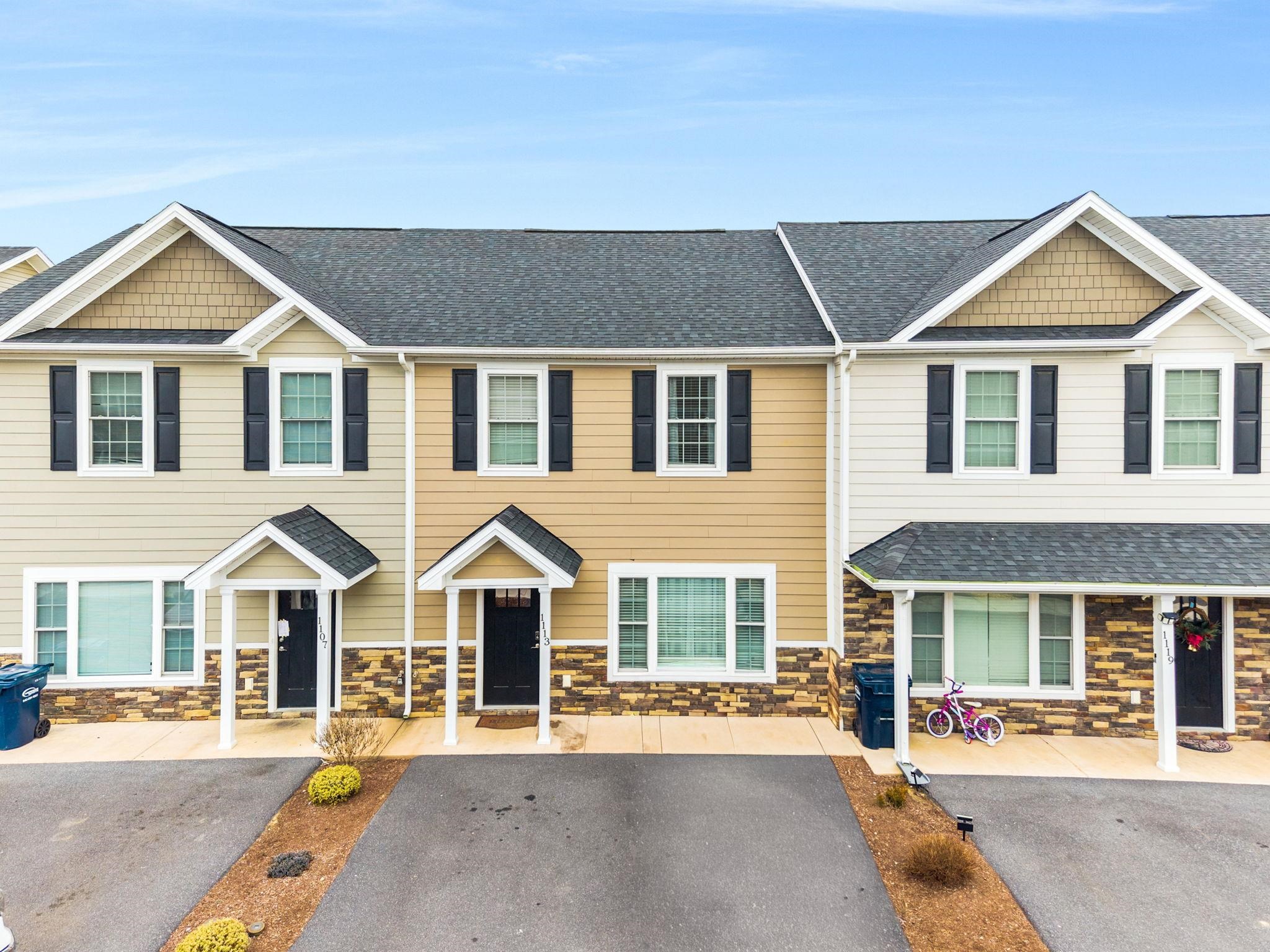 1113 HARVEST CT, ROCKINGHAM, Virginia 22801, 3 Bedrooms Bedrooms, ,3 BathroomsBathrooms,Residential,1113 HARVEST CT,672629 MLS # 672629