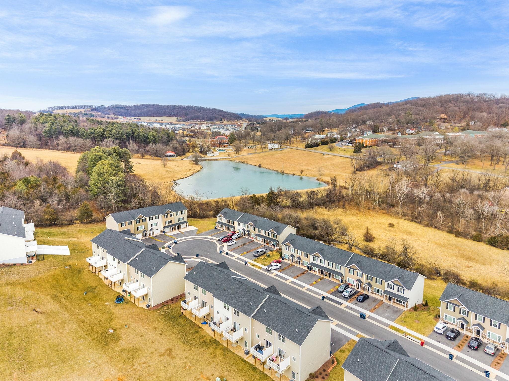 1113 HARVEST CT, ROCKINGHAM, Virginia 22801, 3 Bedrooms Bedrooms, ,3 BathroomsBathrooms,Residential,1113 HARVEST CT,672629 MLS # 672629