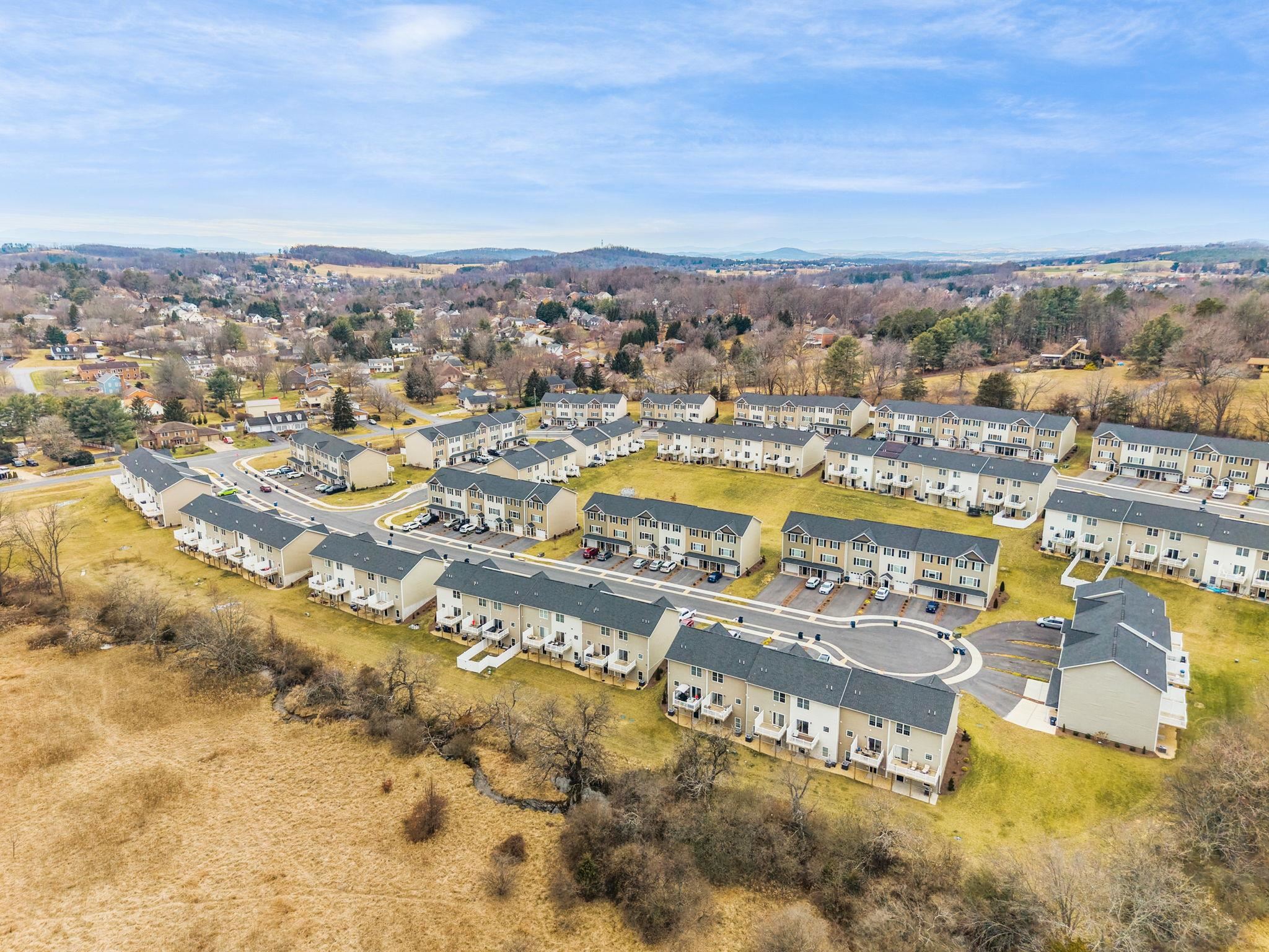 1113 HARVEST CT, ROCKINGHAM, Virginia 22801, 3 Bedrooms Bedrooms, ,3 BathroomsBathrooms,Residential,1113 HARVEST CT,672629 MLS # 672629