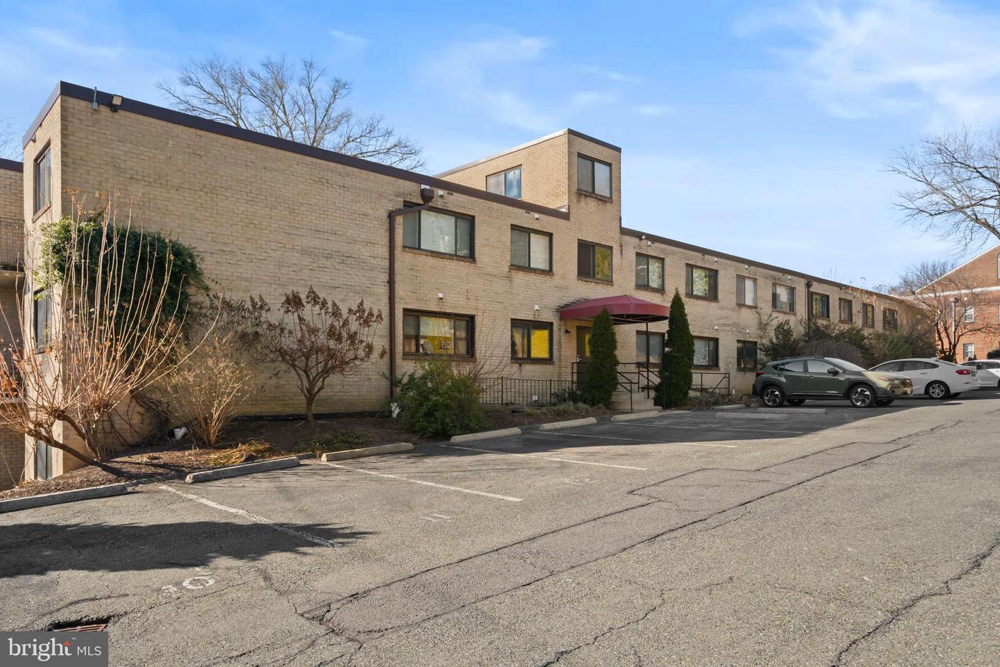 4555 MACARTHUR BLVD NW #202, WASHINGTON, District Of Columbia 20007, 1 Bedroom Bedrooms, ,1 BathroomBathrooms,Residential,For sale,4555 MACARTHUR BLVD NW #202,DCDC2231500 MLS # DCDC2231500 4555 MACARTHUR BLVD NW #202, WASHINGTON, District Of Columbia 20007, 1 Bedroom Bedrooms, ,1 BathroomBathrooms,Residential,For sale,4555 MACARTHUR BLVD NW #202,DCDC2231500 MLS # DCDC2231500