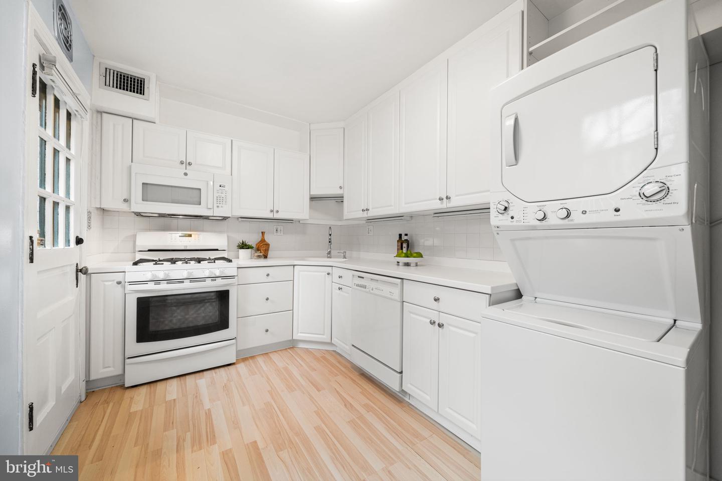 1100 S BARTON ST #295, ARLINGTON, Virginia 22204, 1 Bedroom Bedrooms, ,1 BathroomBathrooms,Residential,For sale,1100 S BARTON ST #295,VAAR2067278 MLS # VAAR2067278