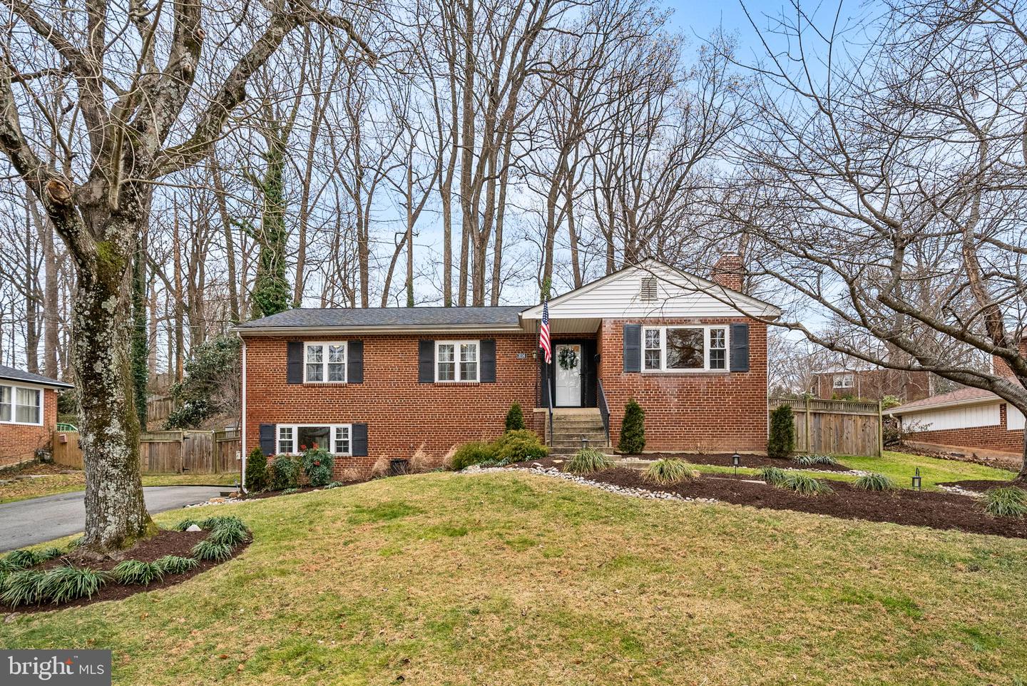 3216 PATRICK HENRY DR, FALLS CHURCH, Virginia 22044, 3 Bedrooms Bedrooms, ,2 BathroomsBathrooms,Residential,For sale,3216 PATRICK HENRY DR,VAFX2284492 MLS # VAFX2284492