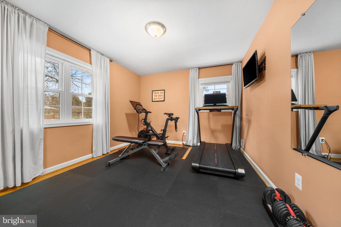 3216 PATRICK HENRY DR, FALLS CHURCH, Virginia 22044, 3 Bedrooms Bedrooms, ,2 BathroomsBathrooms,Residential,For sale,3216 PATRICK HENRY DR,VAFX2284492 MLS # VAFX2284492