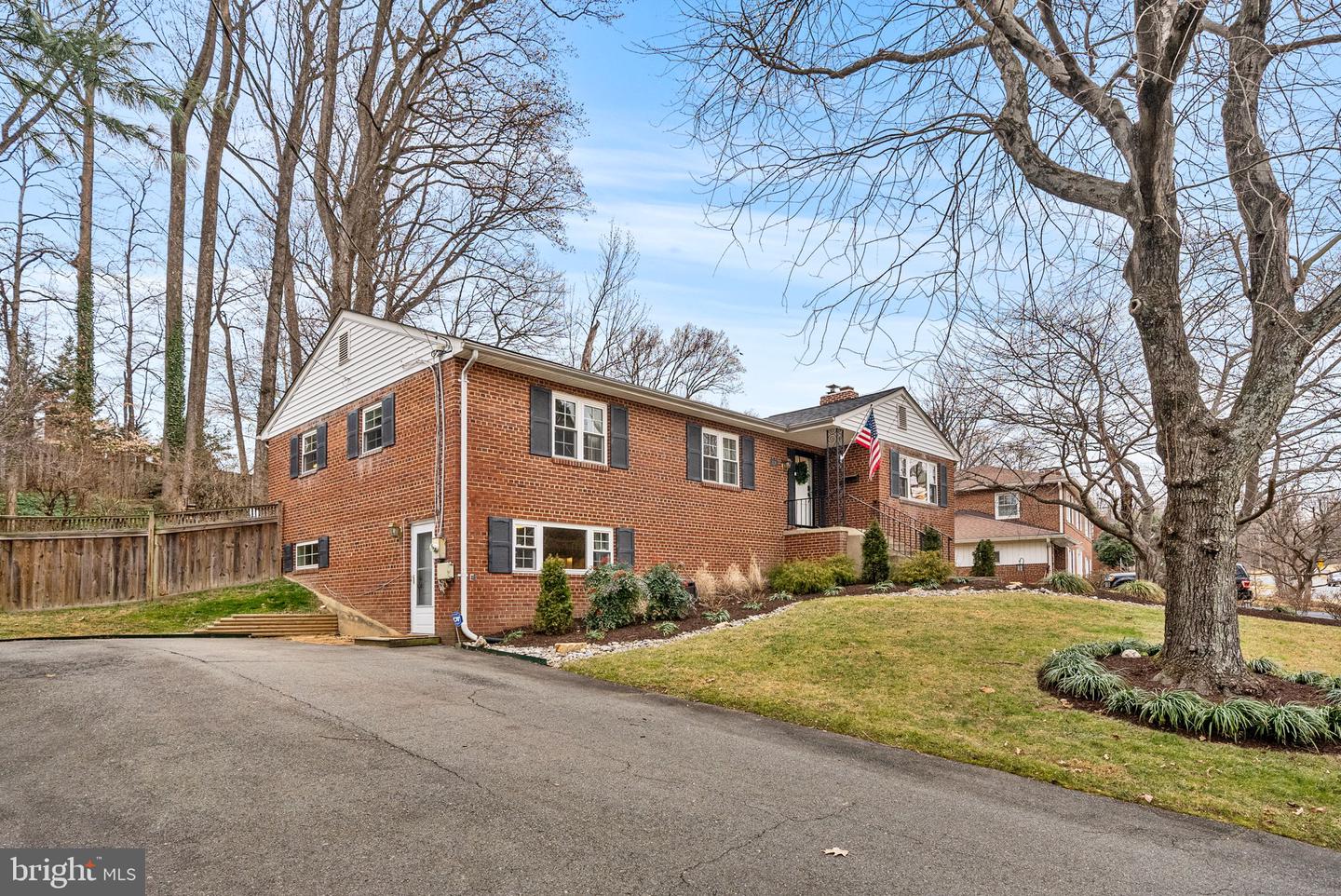 3216 PATRICK HENRY DR, FALLS CHURCH, Virginia 22044, 3 Bedrooms Bedrooms, ,2 BathroomsBathrooms,Residential,For sale,3216 PATRICK HENRY DR,VAFX2284492 MLS # VAFX2284492