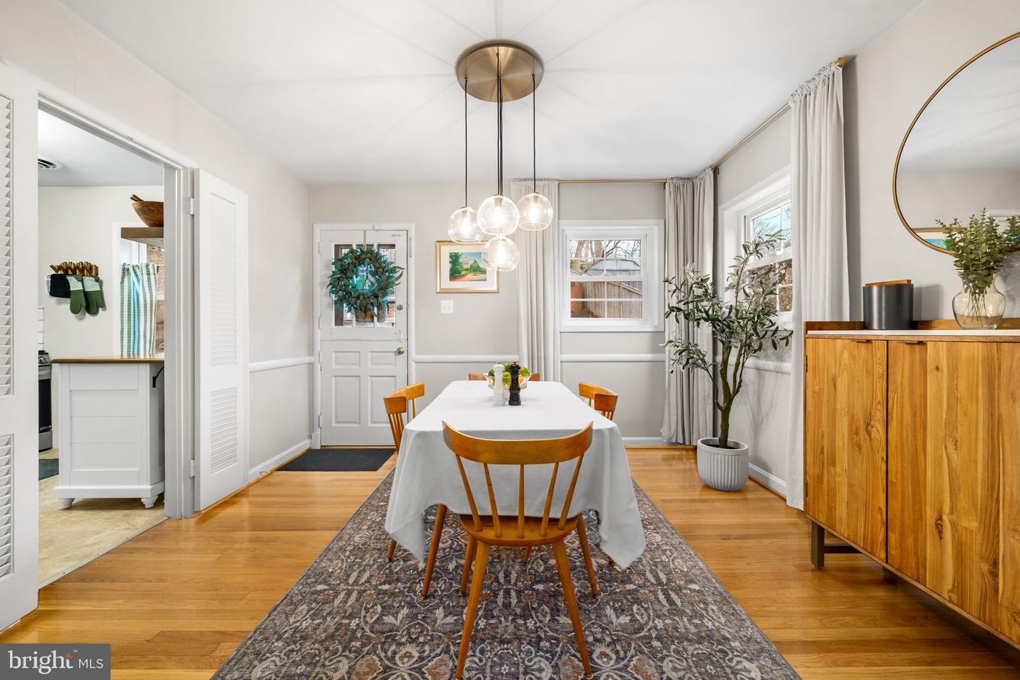 3216 PATRICK HENRY DR, FALLS CHURCH, Virginia 22044, 3 Bedrooms Bedrooms, ,2 BathroomsBathrooms,Residential,For sale,3216 PATRICK HENRY DR,VAFX2284492 MLS # VAFX2284492