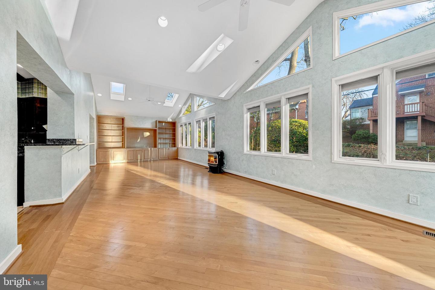 4900 YORKTOWN BLVD, ARLINGTON, Virginia 22207, 4 Bedrooms Bedrooms, ,2 BathroomsBathrooms,Residential,For sale,4900 YORKTOWN BLVD,VAAR2067562 MLS # VAAR2067562 4900 YORKTOWN BLVD, ARLINGTON, Virginia 22207, 4 Bedrooms Bedrooms, ,2 BathroomsBathrooms,Residential,For sale,4900 YORKTOWN BLVD,VAAR2067562 MLS # VAAR2067562