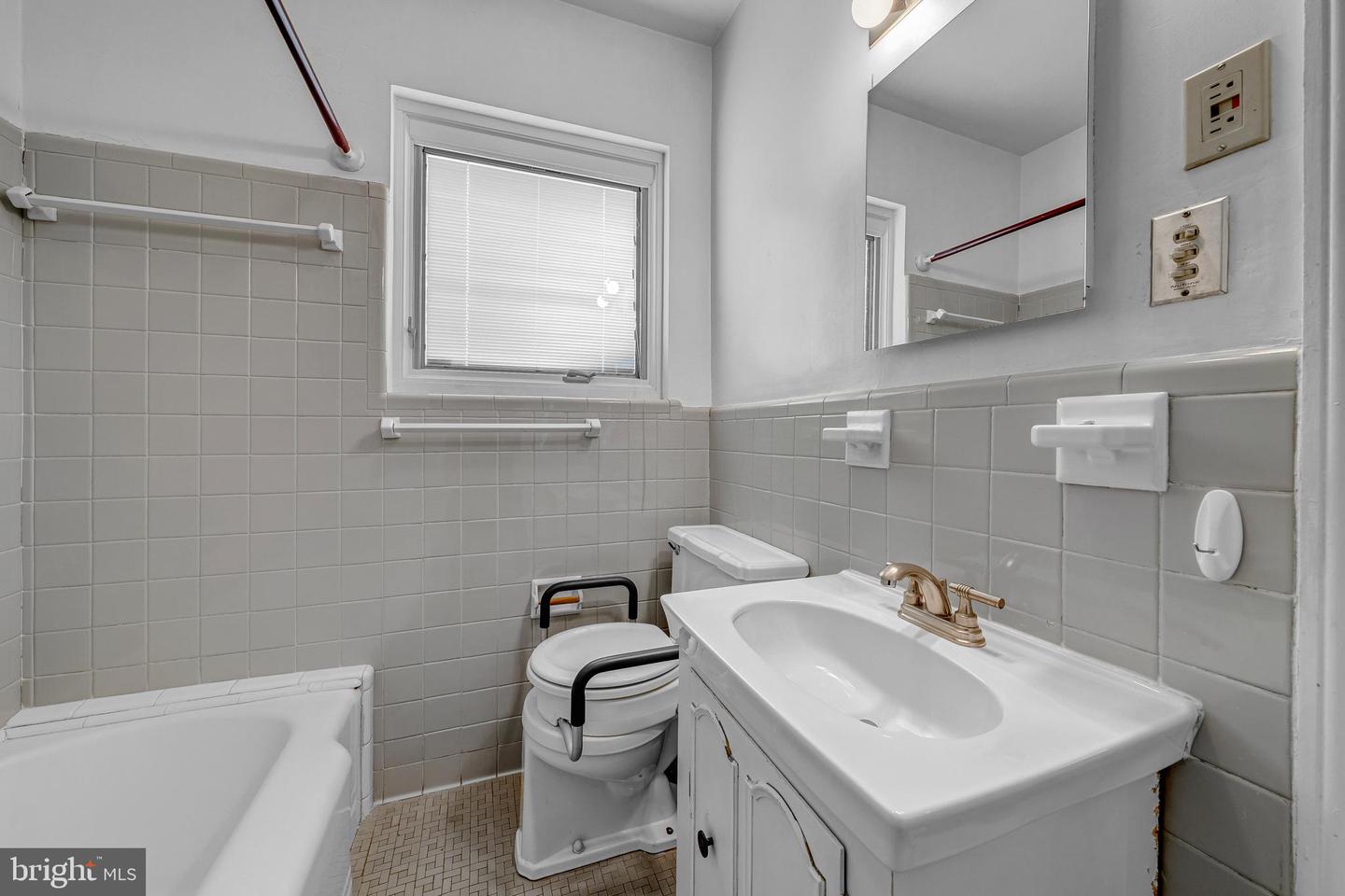 4900 YORKTOWN BLVD, ARLINGTON, Virginia 22207, 4 Bedrooms Bedrooms, ,2 BathroomsBathrooms,Residential,For sale,4900 YORKTOWN BLVD,VAAR2067562 MLS # VAAR2067562 4900 YORKTOWN BLVD, ARLINGTON, Virginia 22207, 4 Bedrooms Bedrooms, ,2 BathroomsBathrooms,Residential,For sale,4900 YORKTOWN BLVD,VAAR2067562 MLS # VAAR2067562