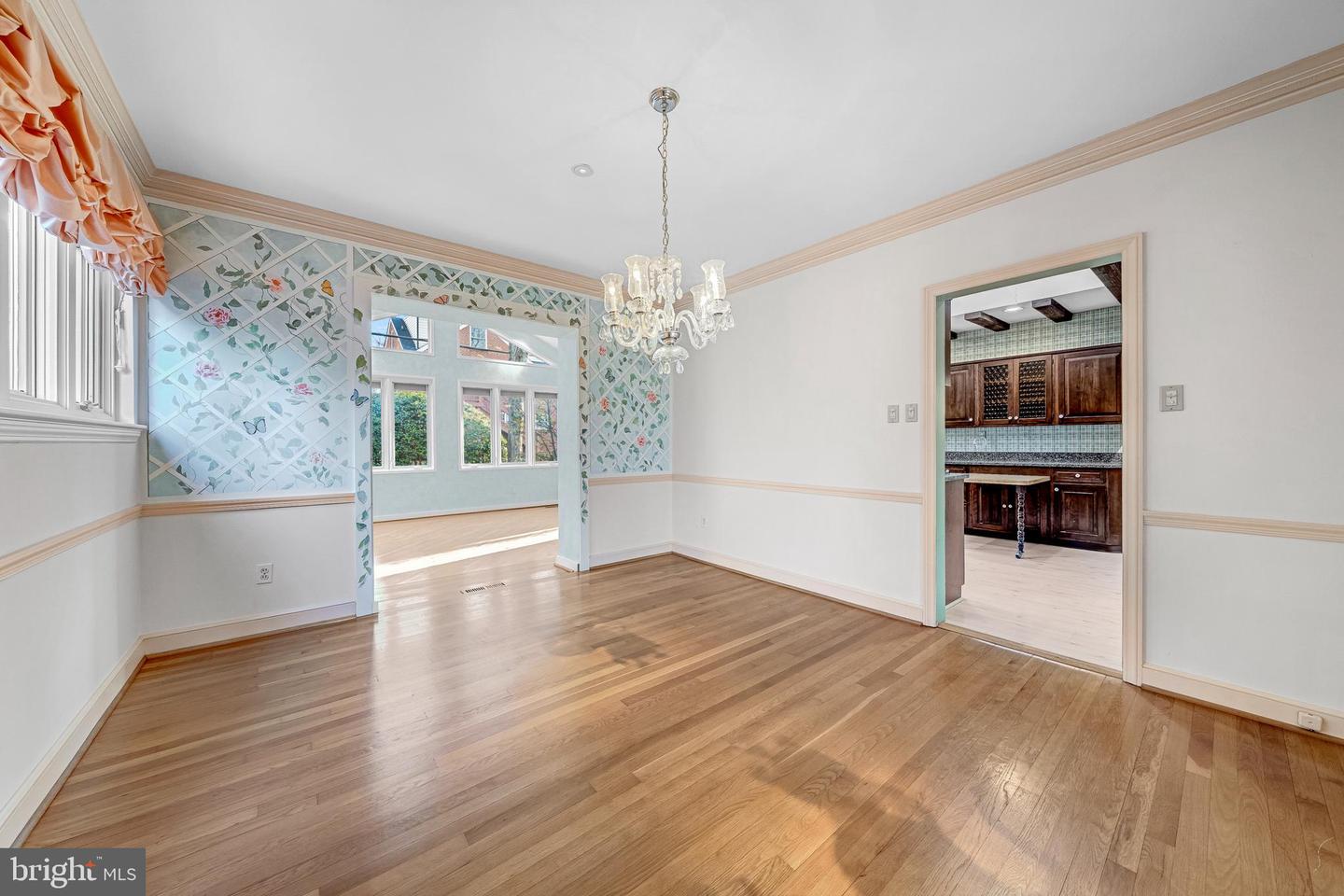 4900 YORKTOWN BLVD, ARLINGTON, Virginia 22207, 4 Bedrooms Bedrooms, ,2 BathroomsBathrooms,Residential,For sale,4900 YORKTOWN BLVD,VAAR2067562 MLS # VAAR2067562 4900 YORKTOWN BLVD, ARLINGTON, Virginia 22207, 4 Bedrooms Bedrooms, ,2 BathroomsBathrooms,Residential,For sale,4900 YORKTOWN BLVD,VAAR2067562 MLS # VAAR2067562