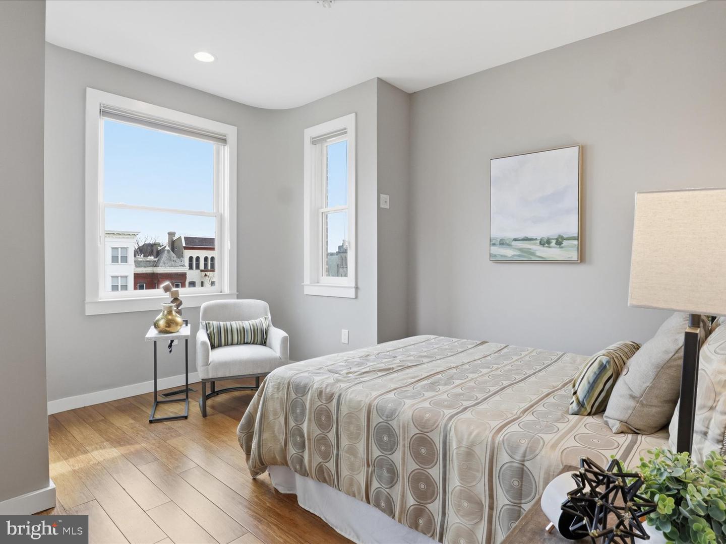 1242 NEW JERSEY AVE NW #2, WASHINGTON, District Of Columbia 20001, 2 Bedrooms Bedrooms, ,2 BathroomsBathrooms,Residential,For sale,1242 NEW JERSEY AVE NW #2,DCDC2241450 MLS # DCDC2241450