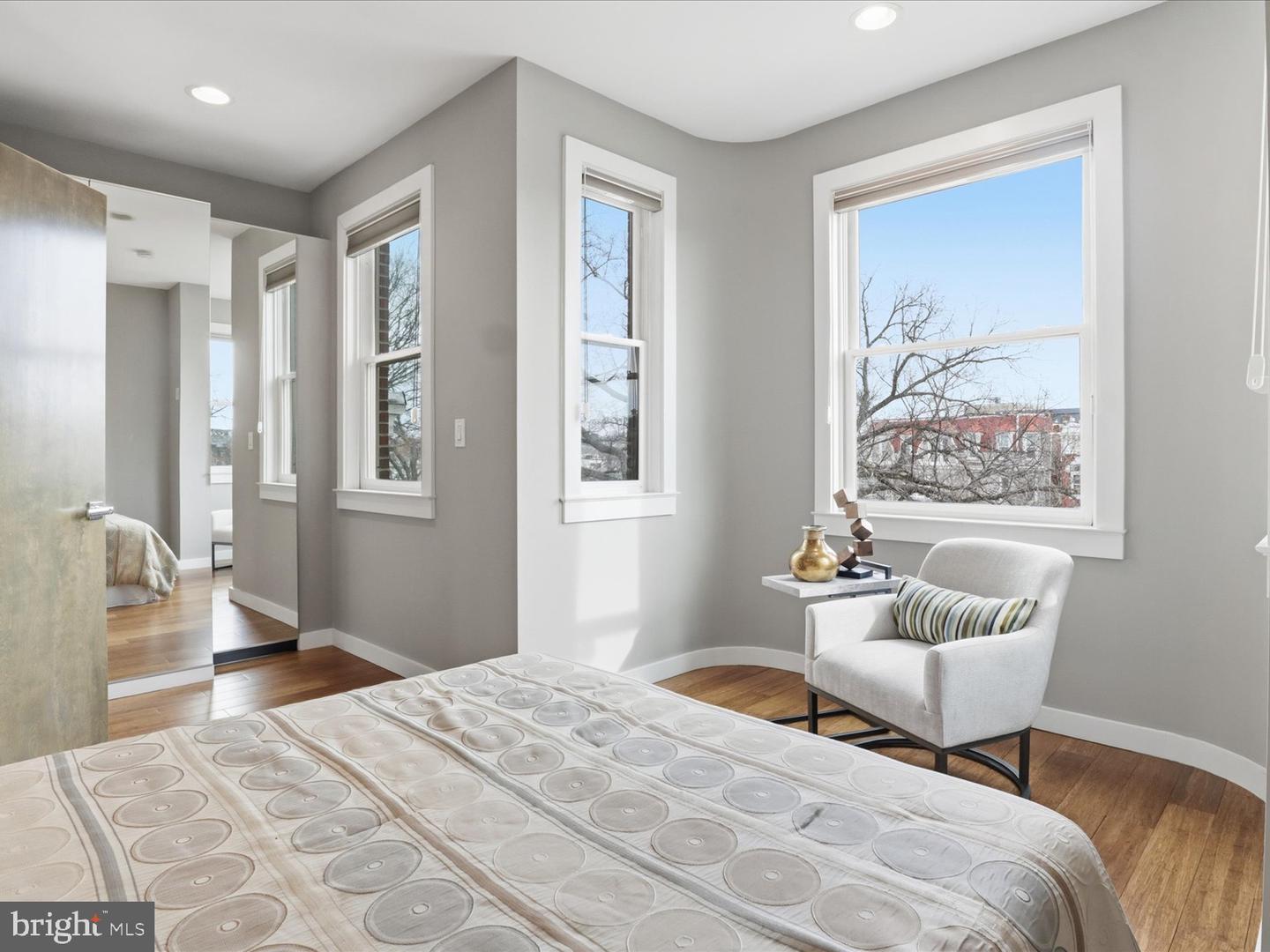 1242 NEW JERSEY AVE NW #2, WASHINGTON, District Of Columbia 20001, 2 Bedrooms Bedrooms, ,2 BathroomsBathrooms,Residential,For sale,1242 NEW JERSEY AVE NW #2,DCDC2241450 MLS # DCDC2241450