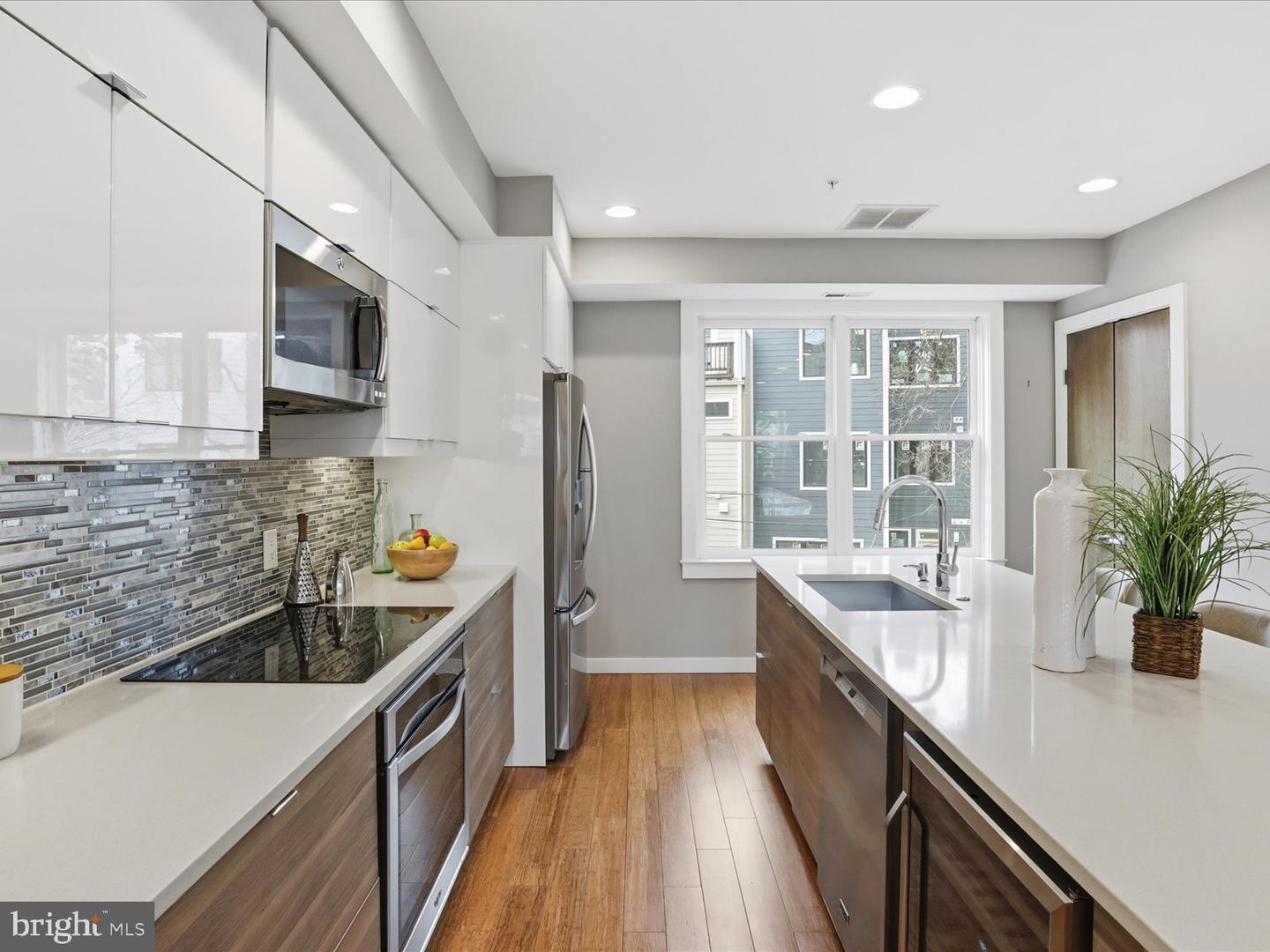 1242 NEW JERSEY AVE NW #2, WASHINGTON, District Of Columbia 20001, 2 Bedrooms Bedrooms, ,2 BathroomsBathrooms,Residential,For sale,1242 NEW JERSEY AVE NW #2,DCDC2241450 MLS # DCDC2241450